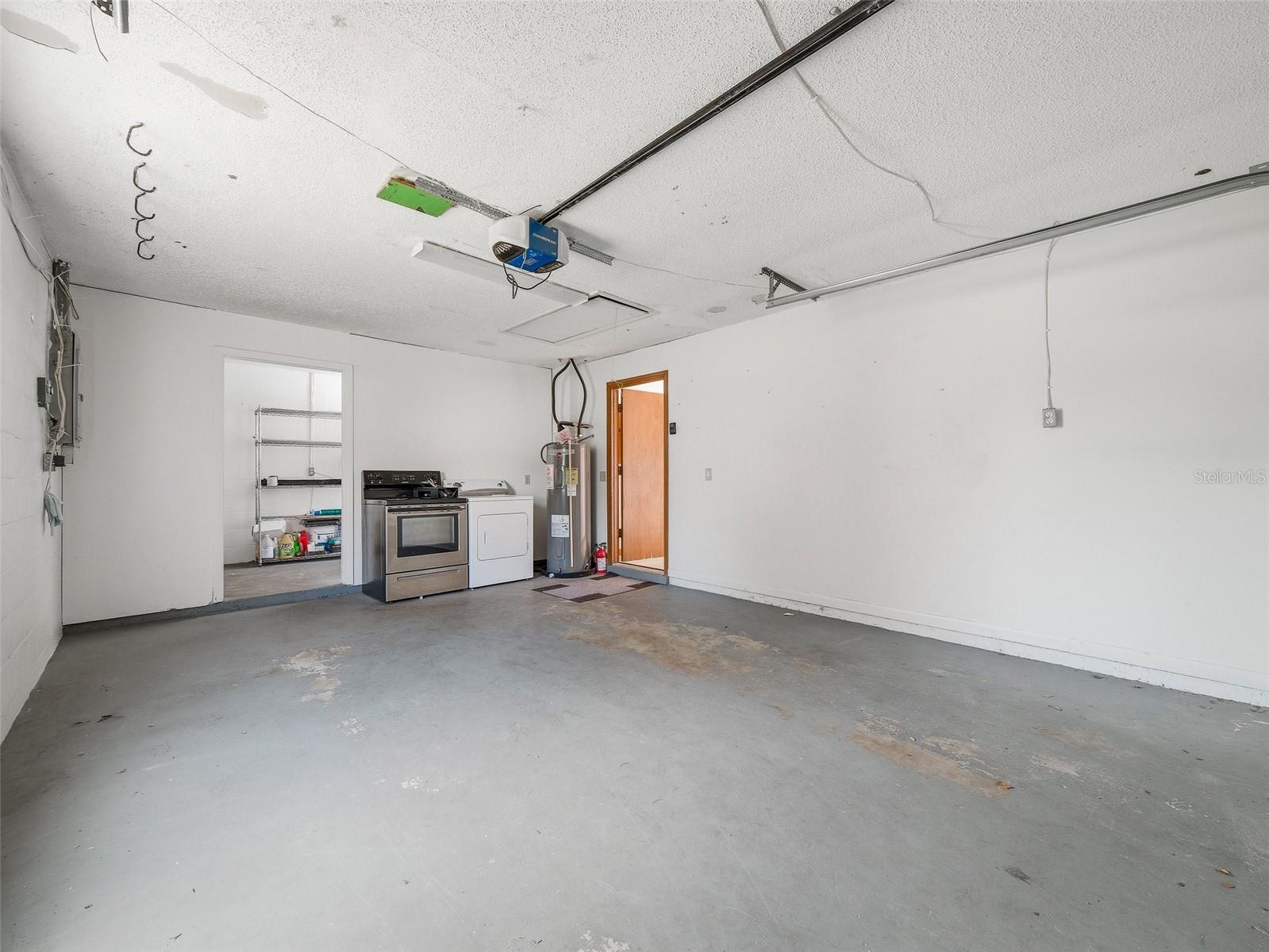 Image 30 of 33 For 3303 Orange Tree Drive