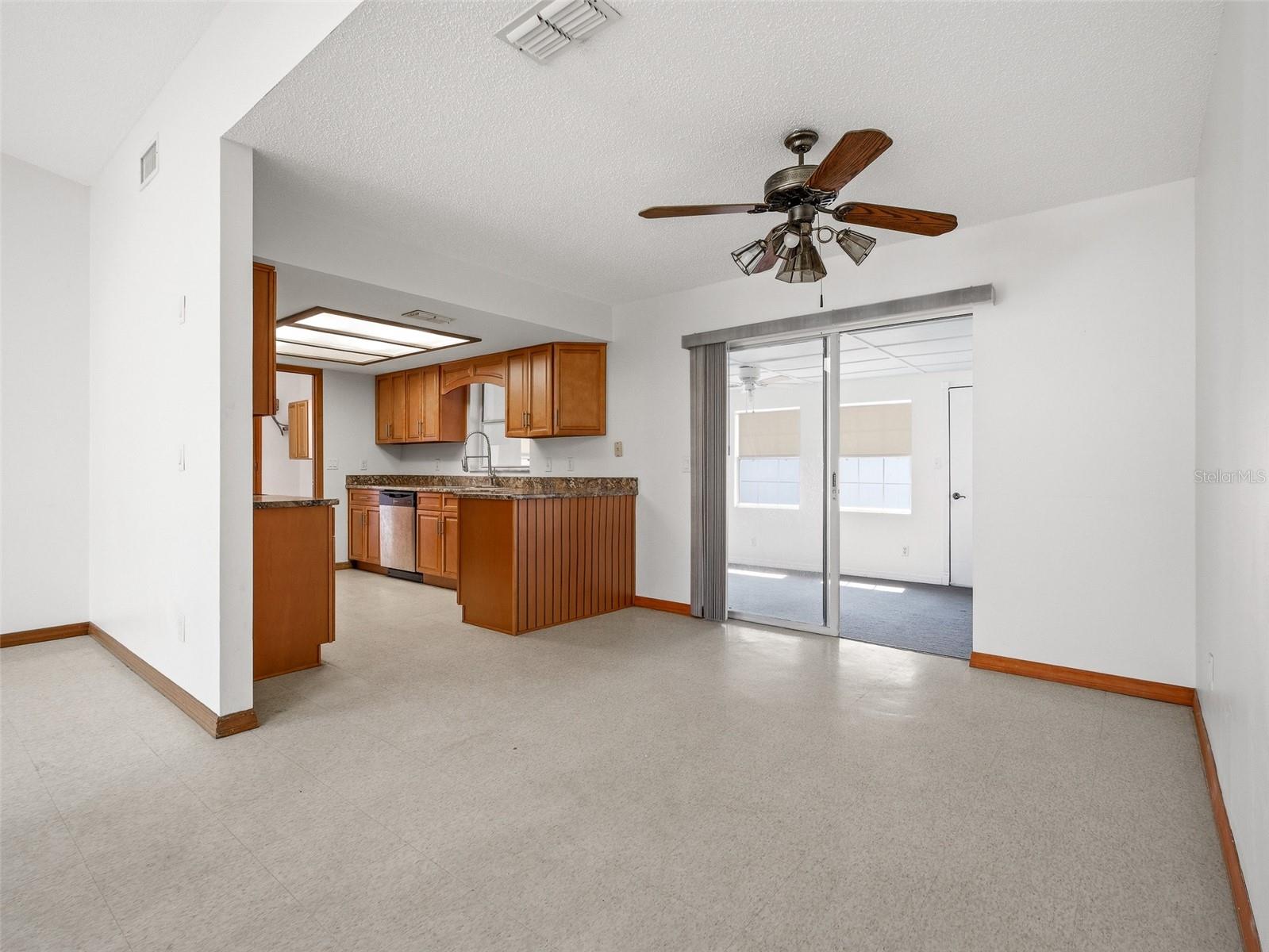 Image 5 of 33 For 3303 Orange Tree Drive