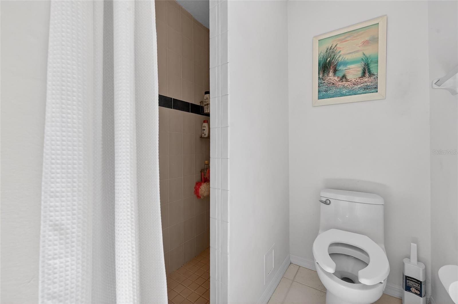 Image 21 of 41 For 2225 Juanita Drive