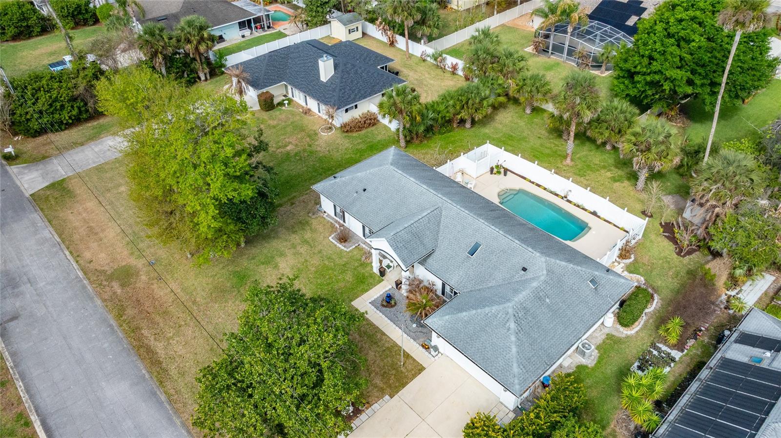 Image 34 of 41 For 2225 Juanita Drive