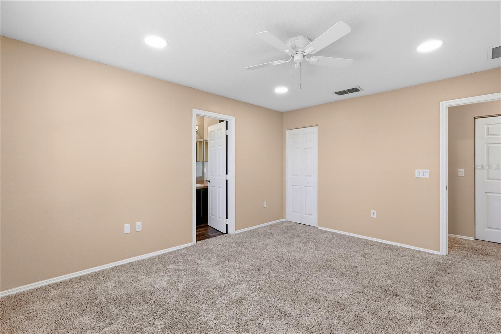 Image 20 of 46 For 513 Mount Olympus Boulevard