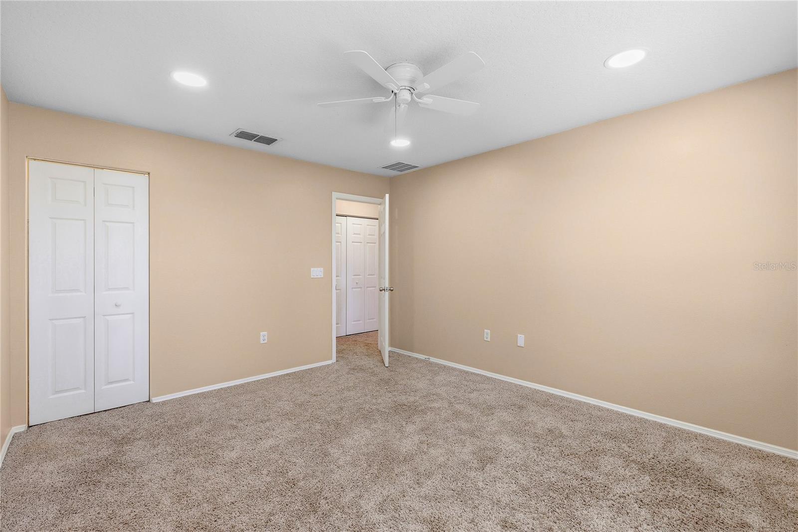 Image 21 of 46 For 513 Mount Olympus Boulevard