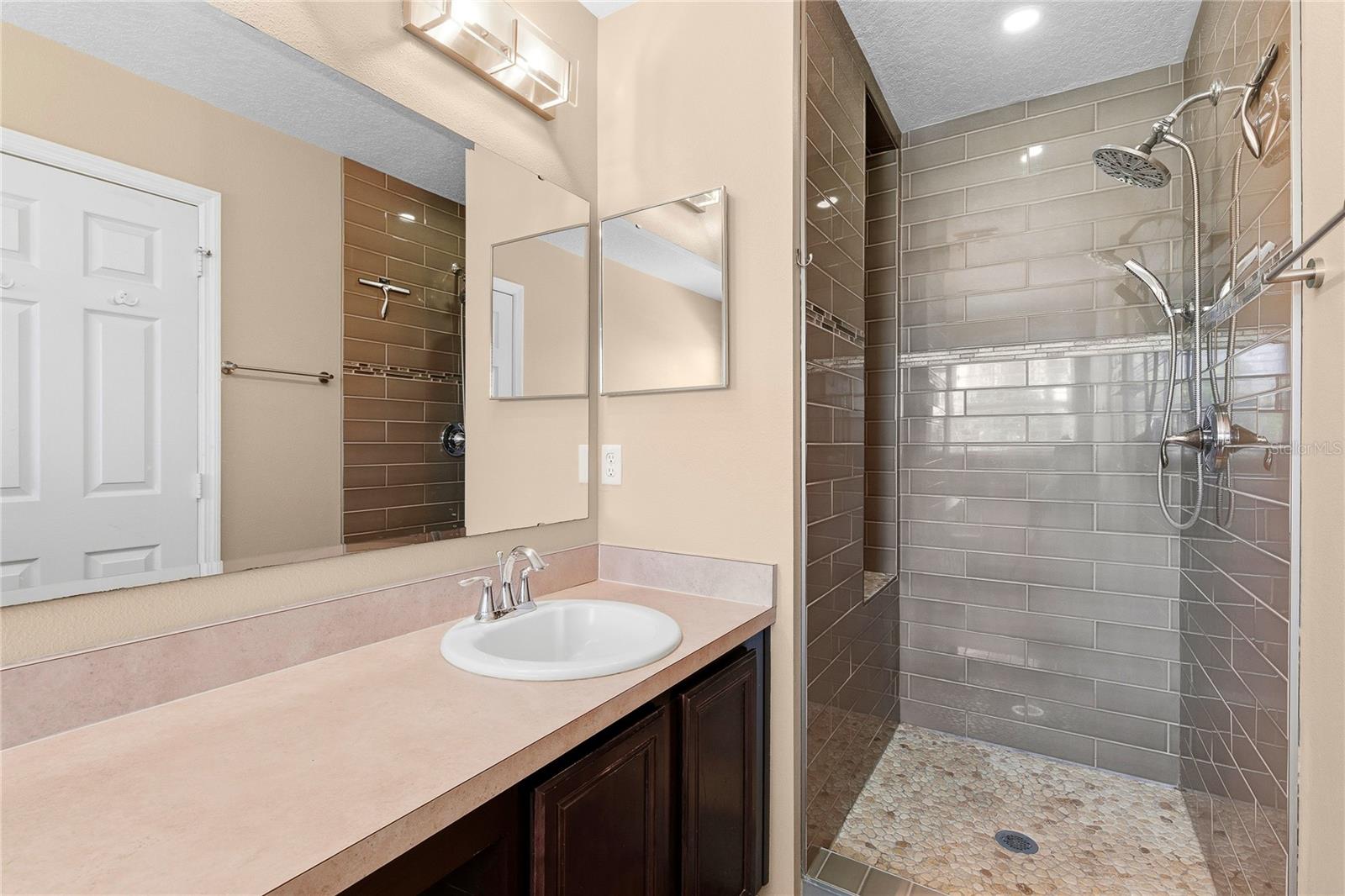 Image 22 of 46 For 513 Mount Olympus Boulevard