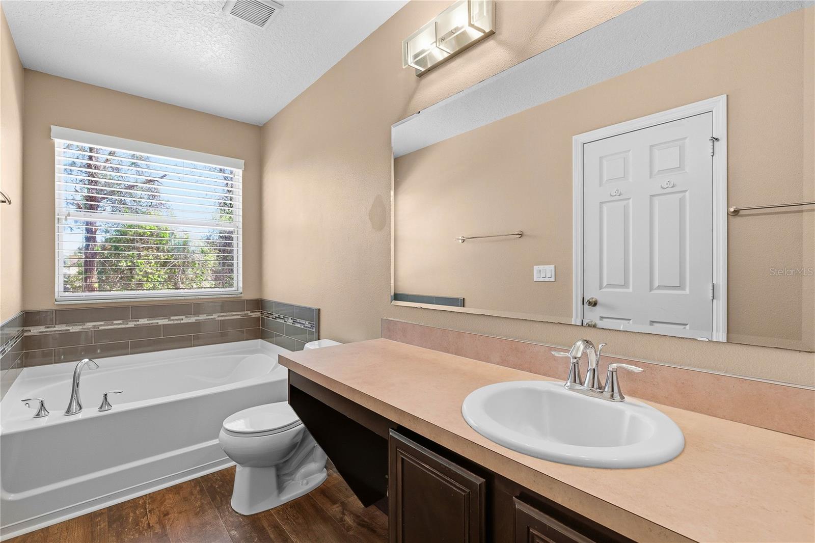 Image 23 of 46 For 513 Mount Olympus Boulevard