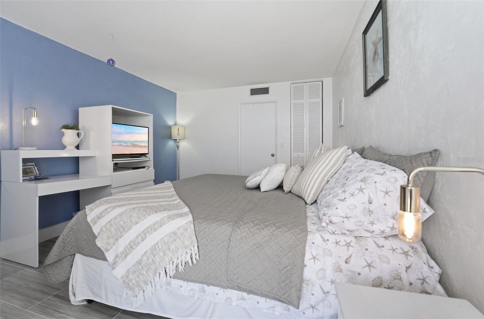 Image 13 of 37 For 3047 Atlantic Avenue 1205