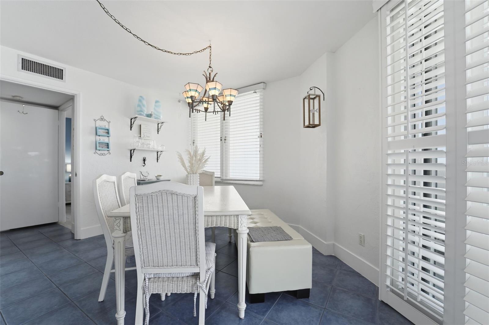 Image 7 of 37 For 3047 Atlantic Avenue 1205