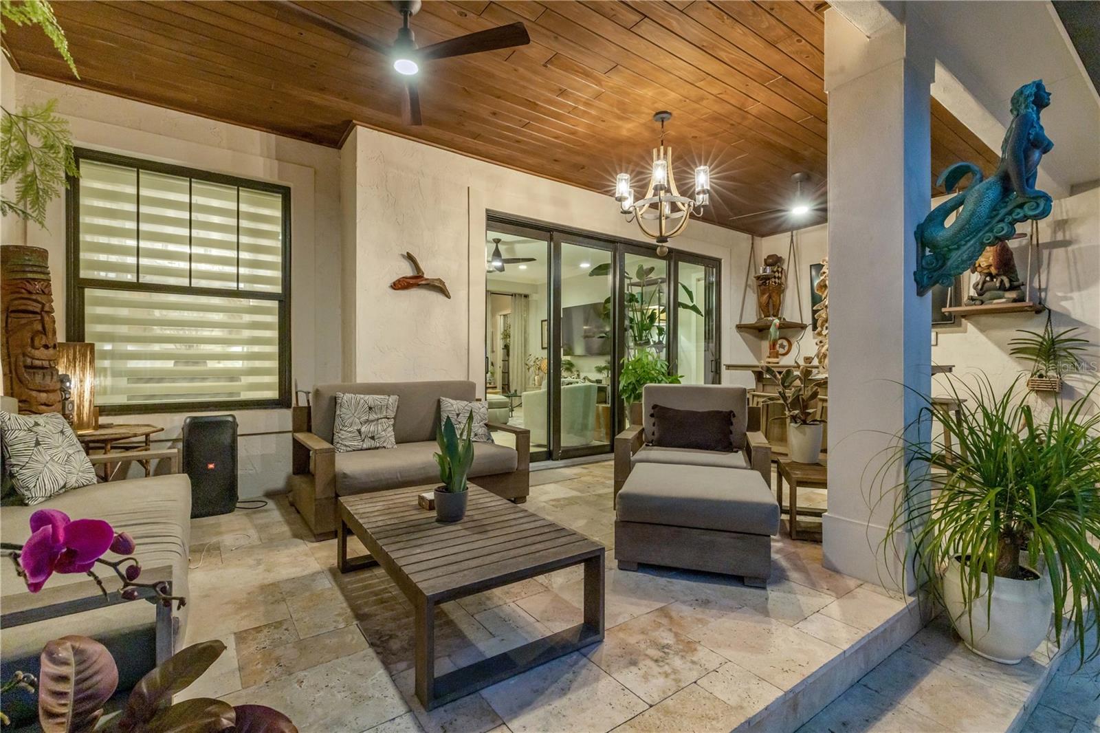 Listing photo id 15 for 1502 Saxon Drive