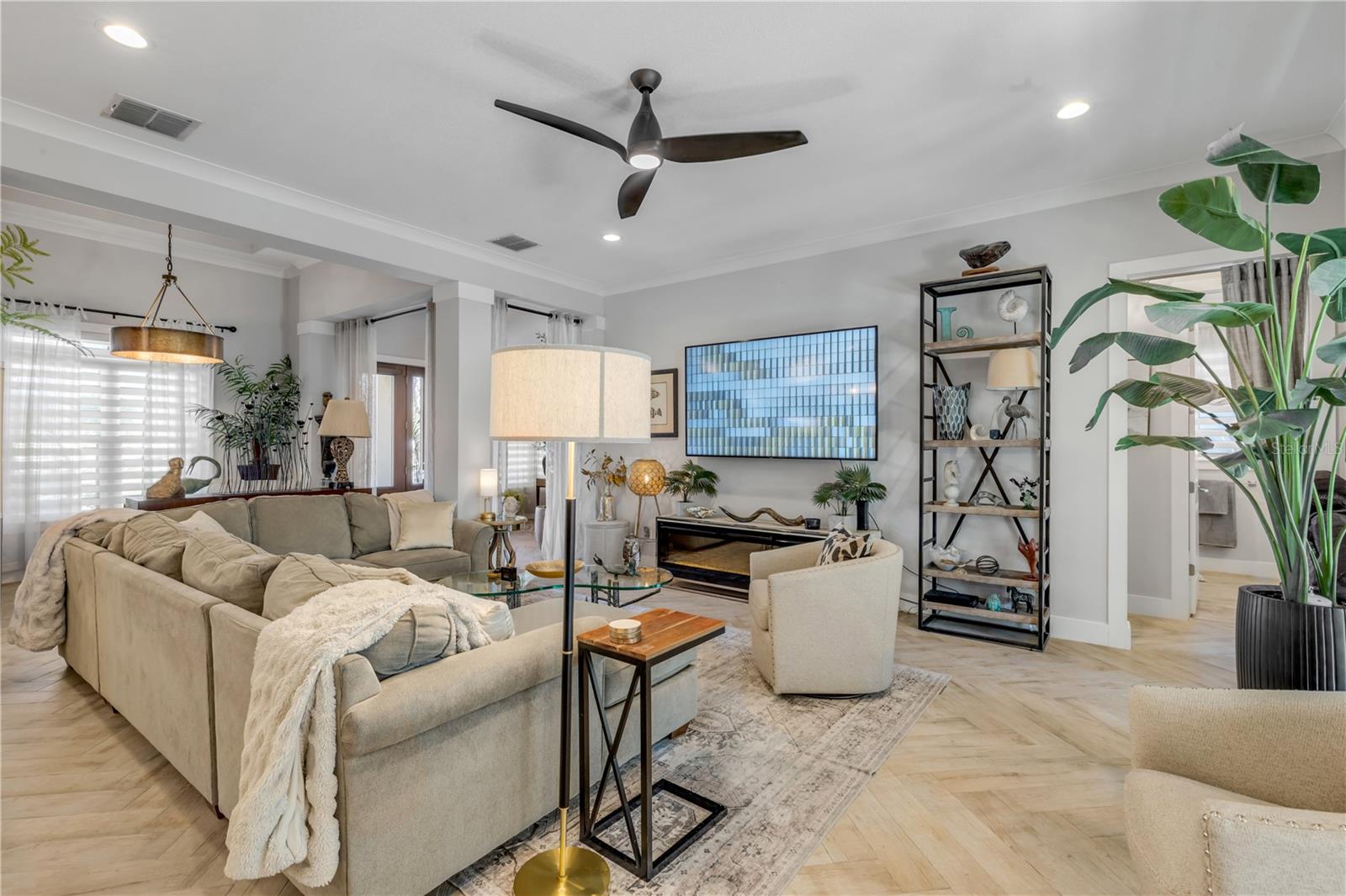 Listing photo id 31 for 1502 Saxon Drive