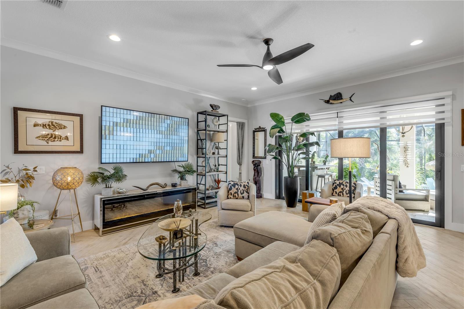 Listing photo id 32 for 1502 Saxon Drive