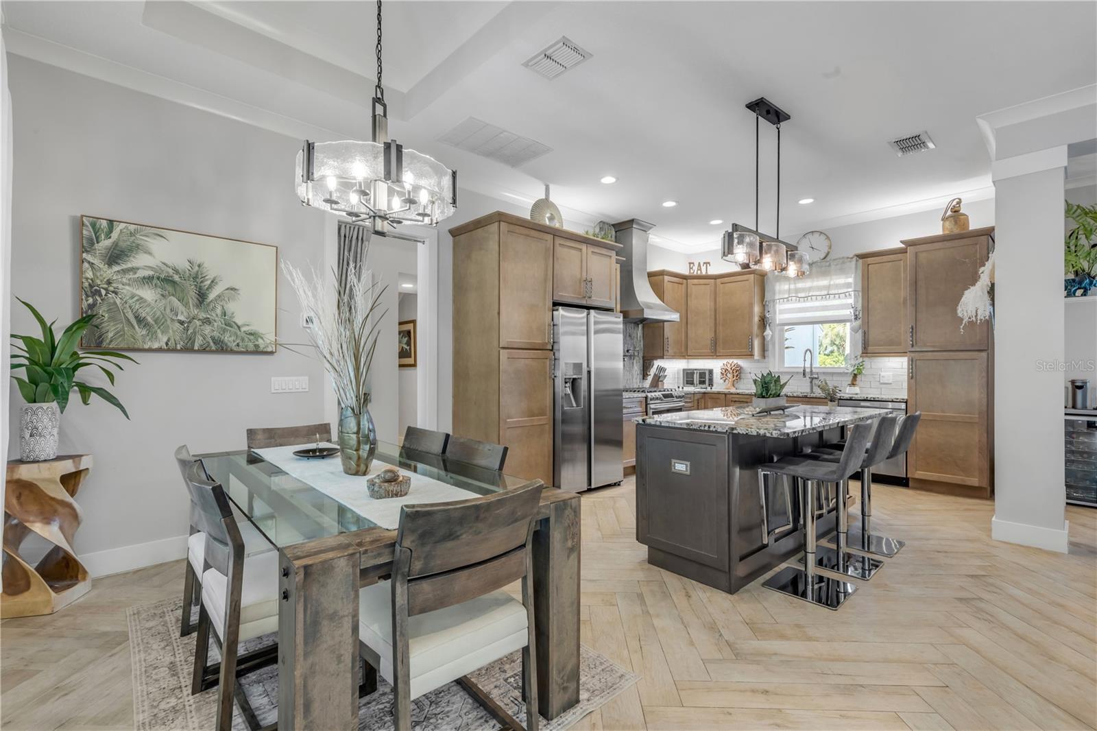 Listing photo id 35 for 1502 Saxon Drive