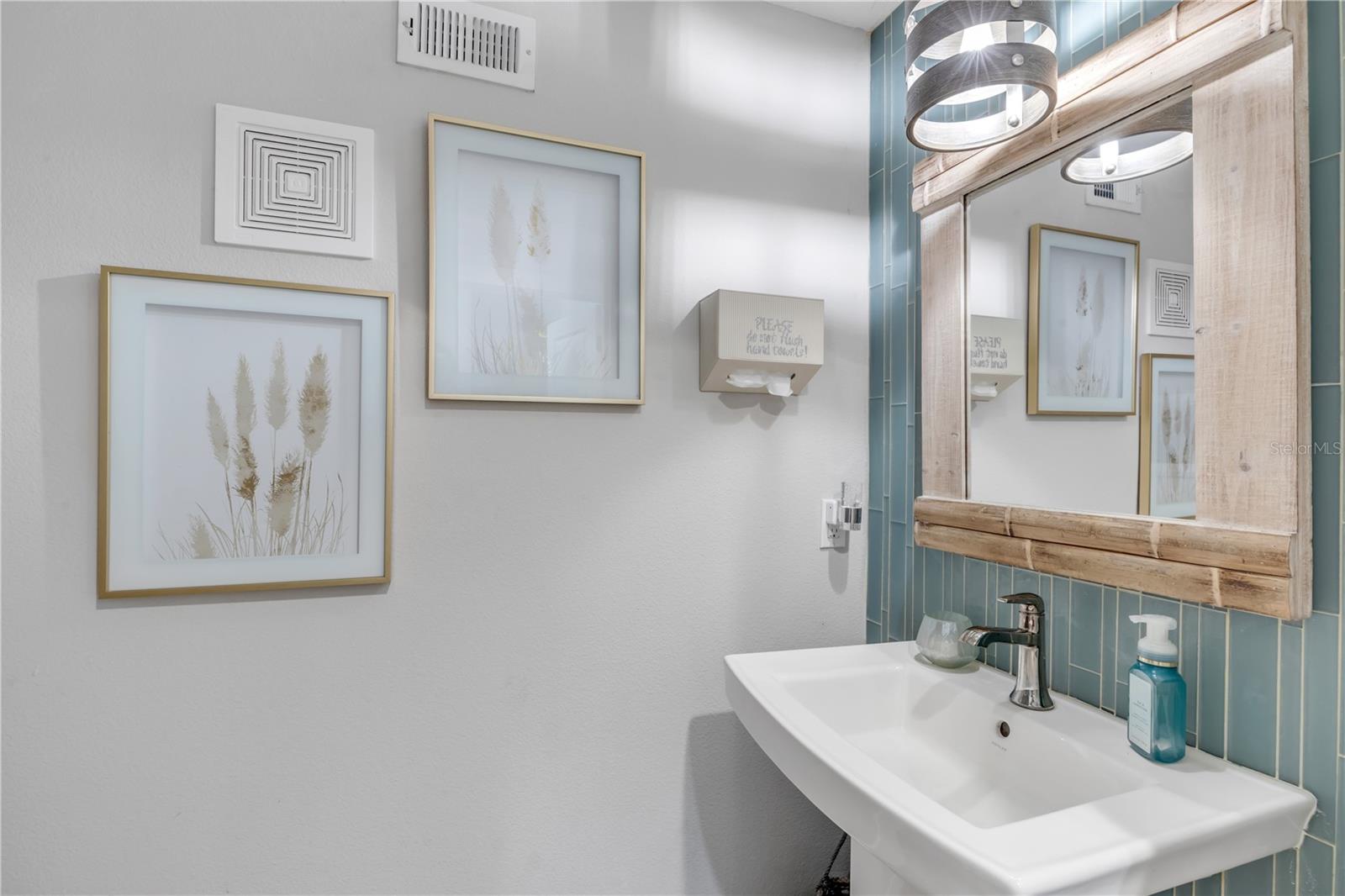 Listing photo id 40 for 1502 Saxon Drive