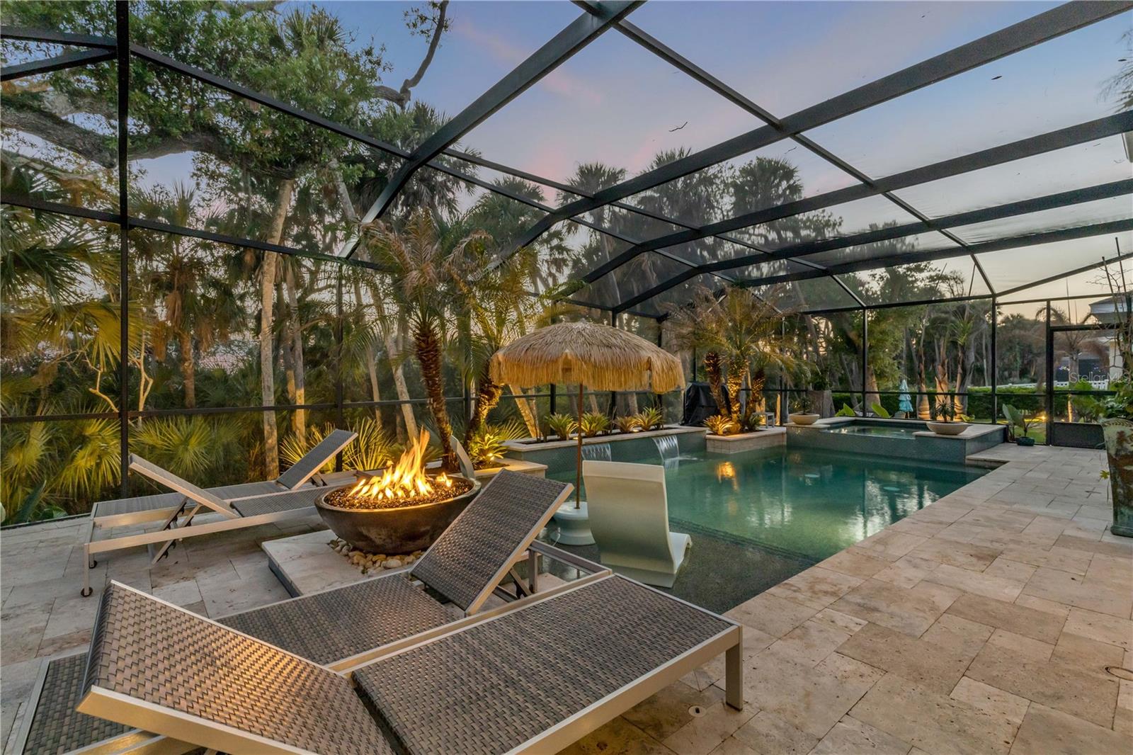 Listing photo id 5 for 1502 Saxon Drive