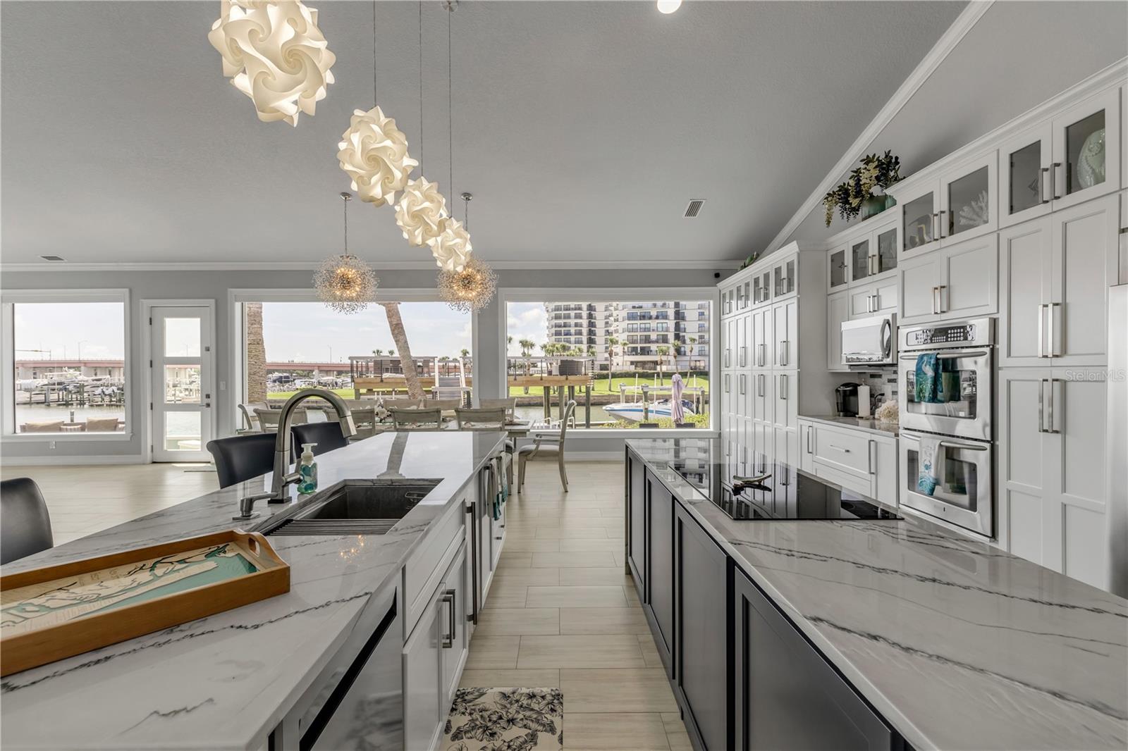 Listing photo id 17 for 444 Quay Assisi Court