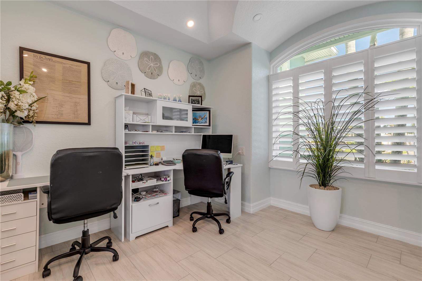 Listing photo id 22 for 444 Quay Assisi Court