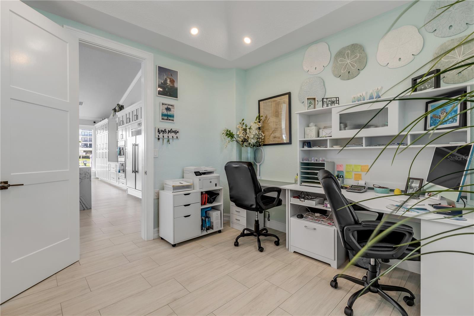 Listing photo id 23 for 444 Quay Assisi Court