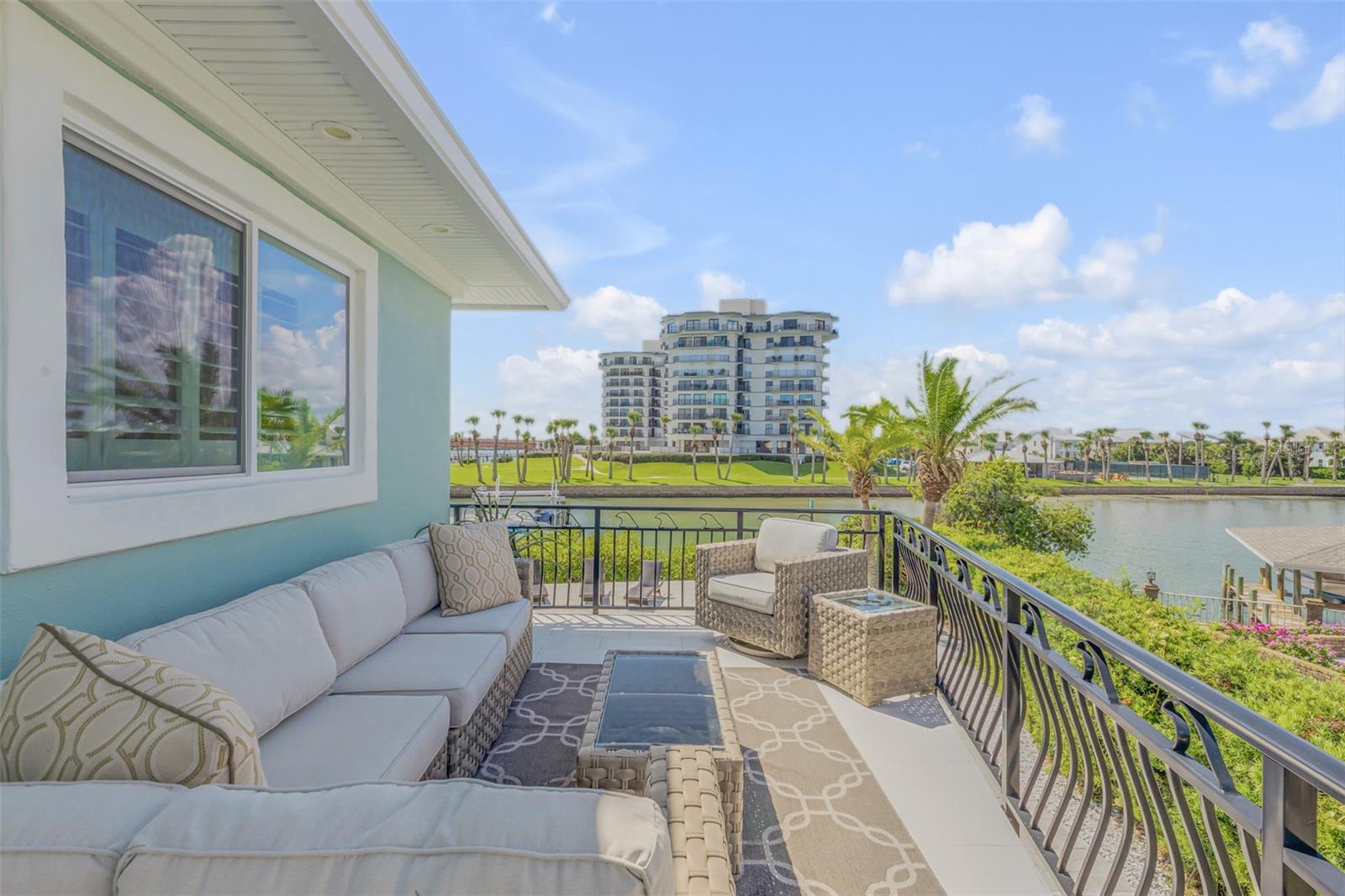 Listing photo id 53 for 444 Quay Assisi Court