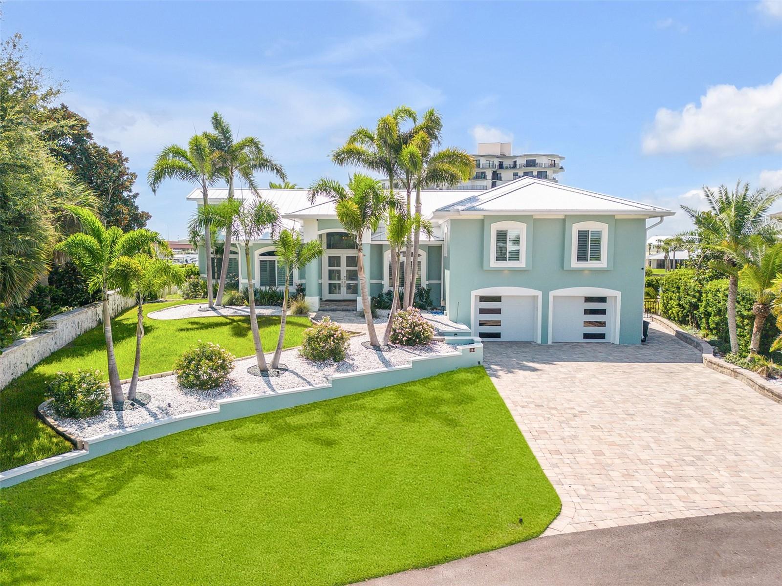 Listing photo id 60 for 444 Quay Assisi Court