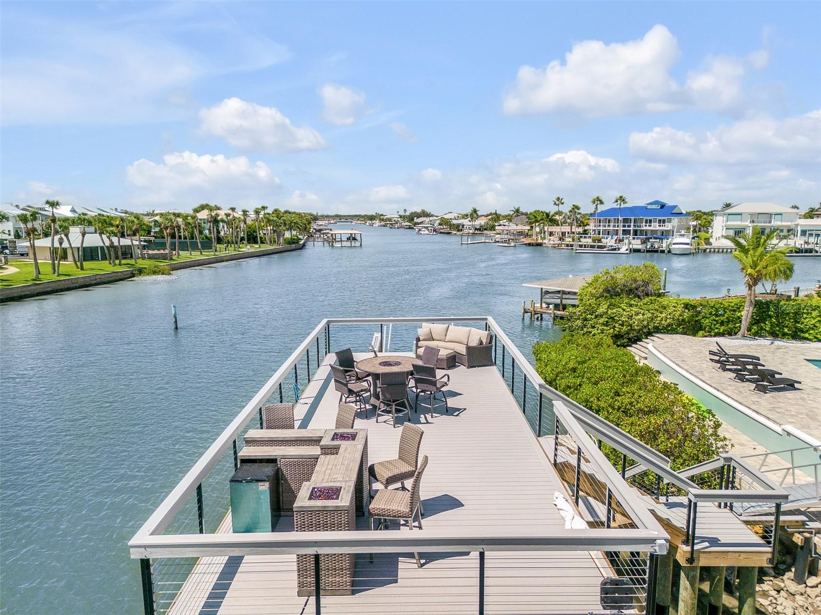 Listing photo id 66 for 444 Quay Assisi Court