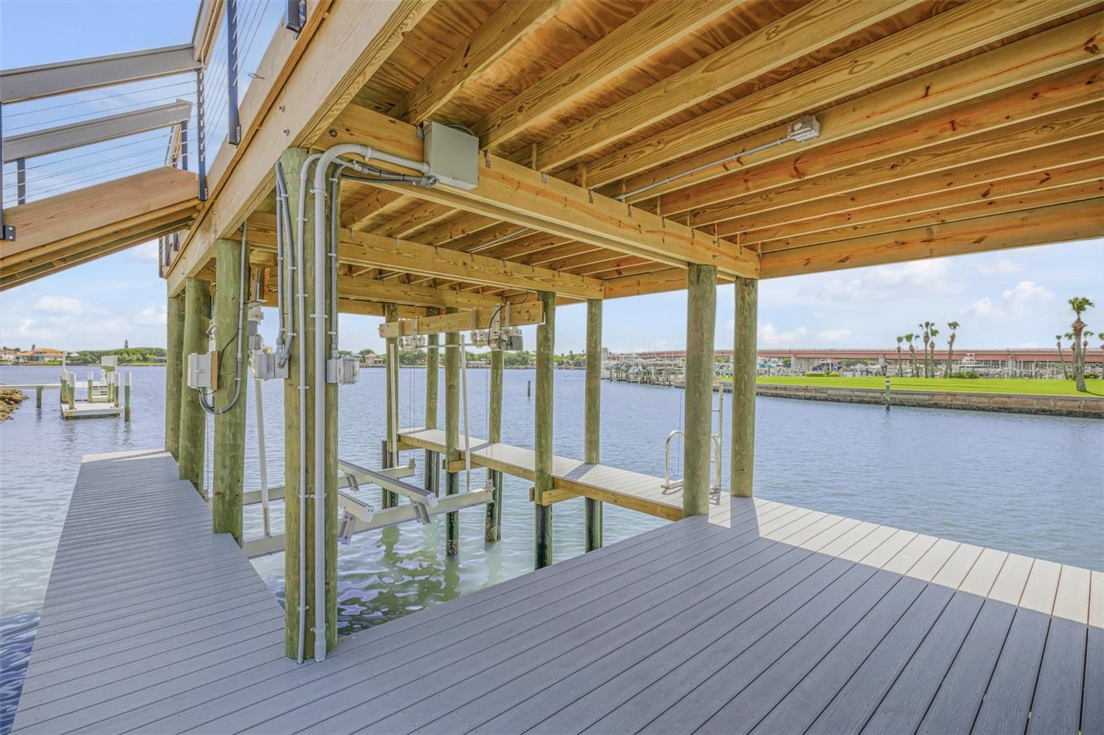 Listing photo id 72 for 444 Quay Assisi Court