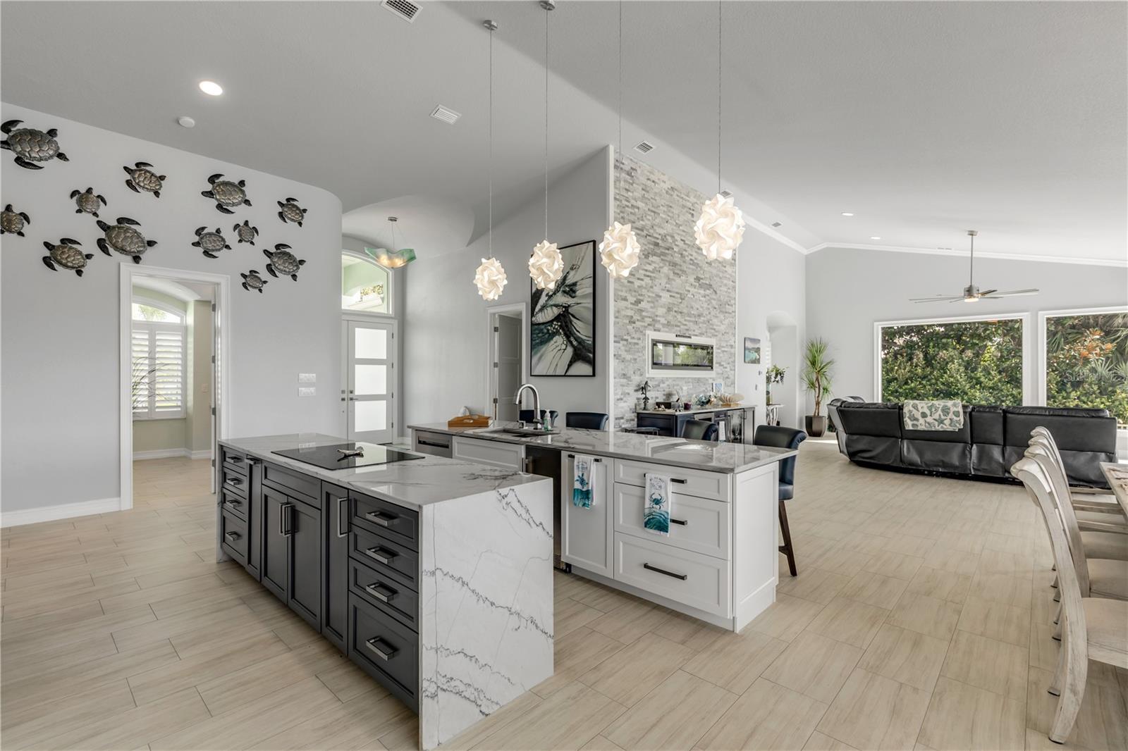 Listing photo id 7 for 444 Quay Assisi Court