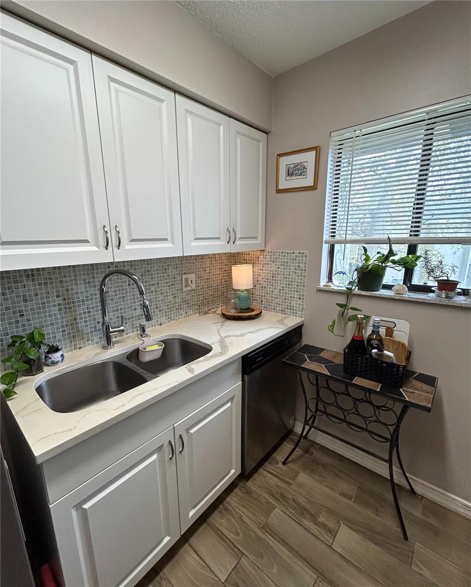 Image 6 of 21 For 127 Springwood Circle D