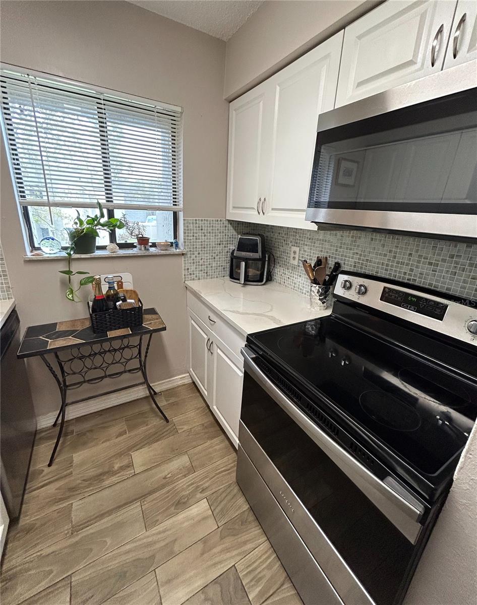 Image 7 of 21 For 127 Springwood Circle D