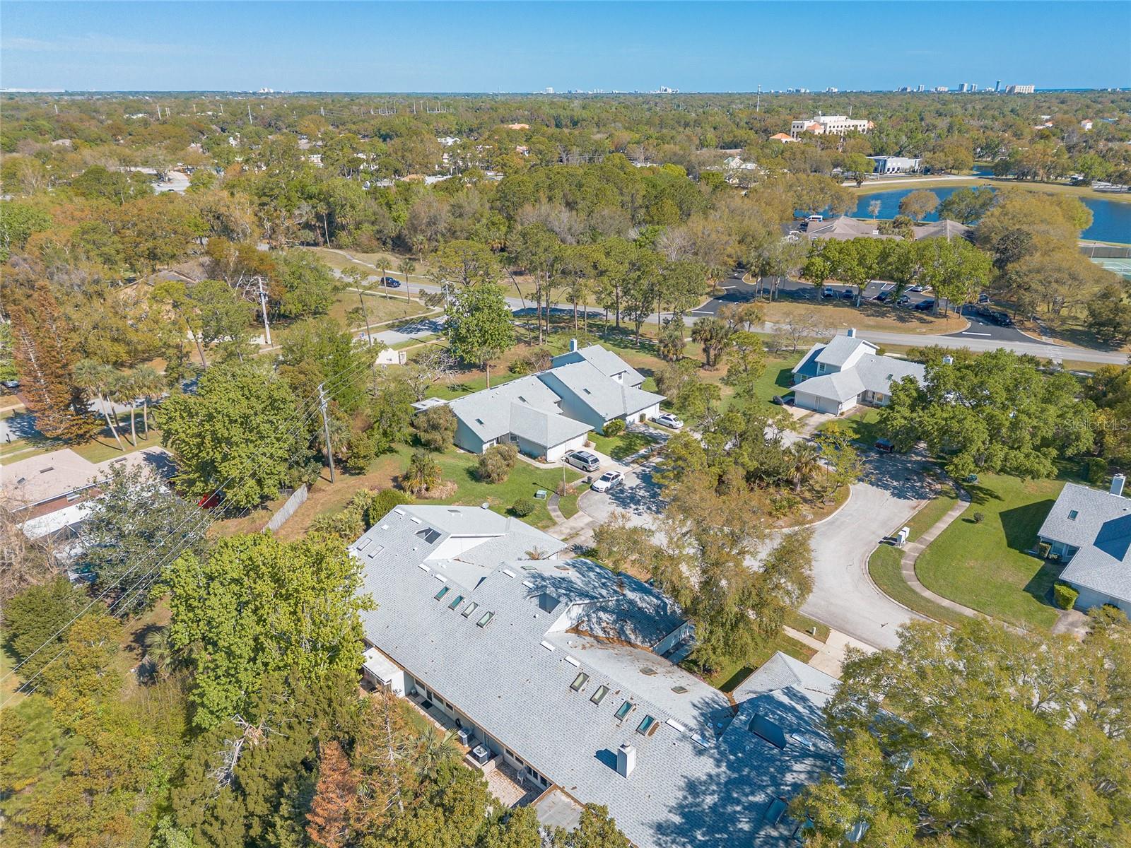 Image 34 of 39 For 942 Windridge Court C