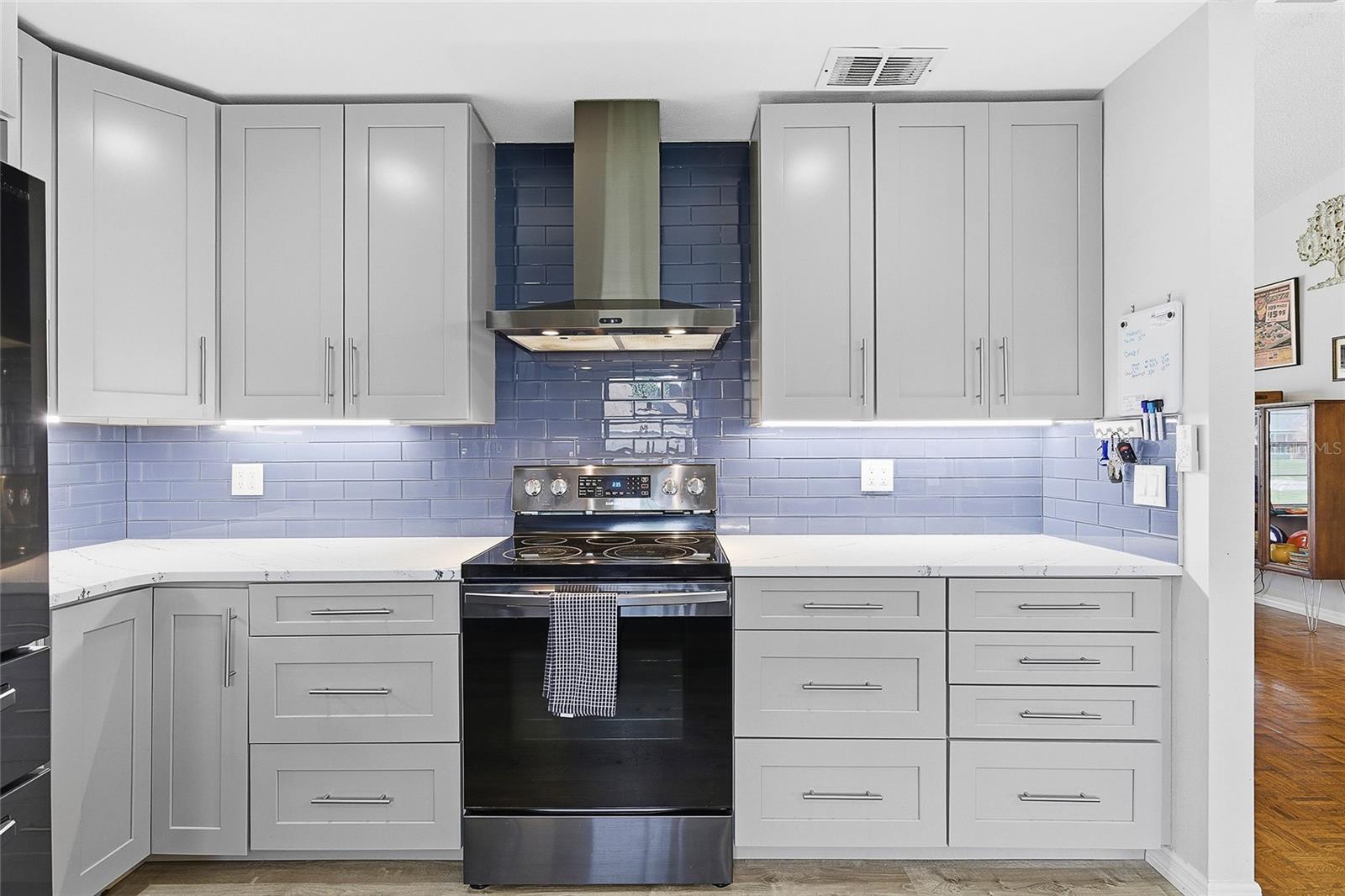 Image 14 of 40 For 2704 Sabal Palm Drive