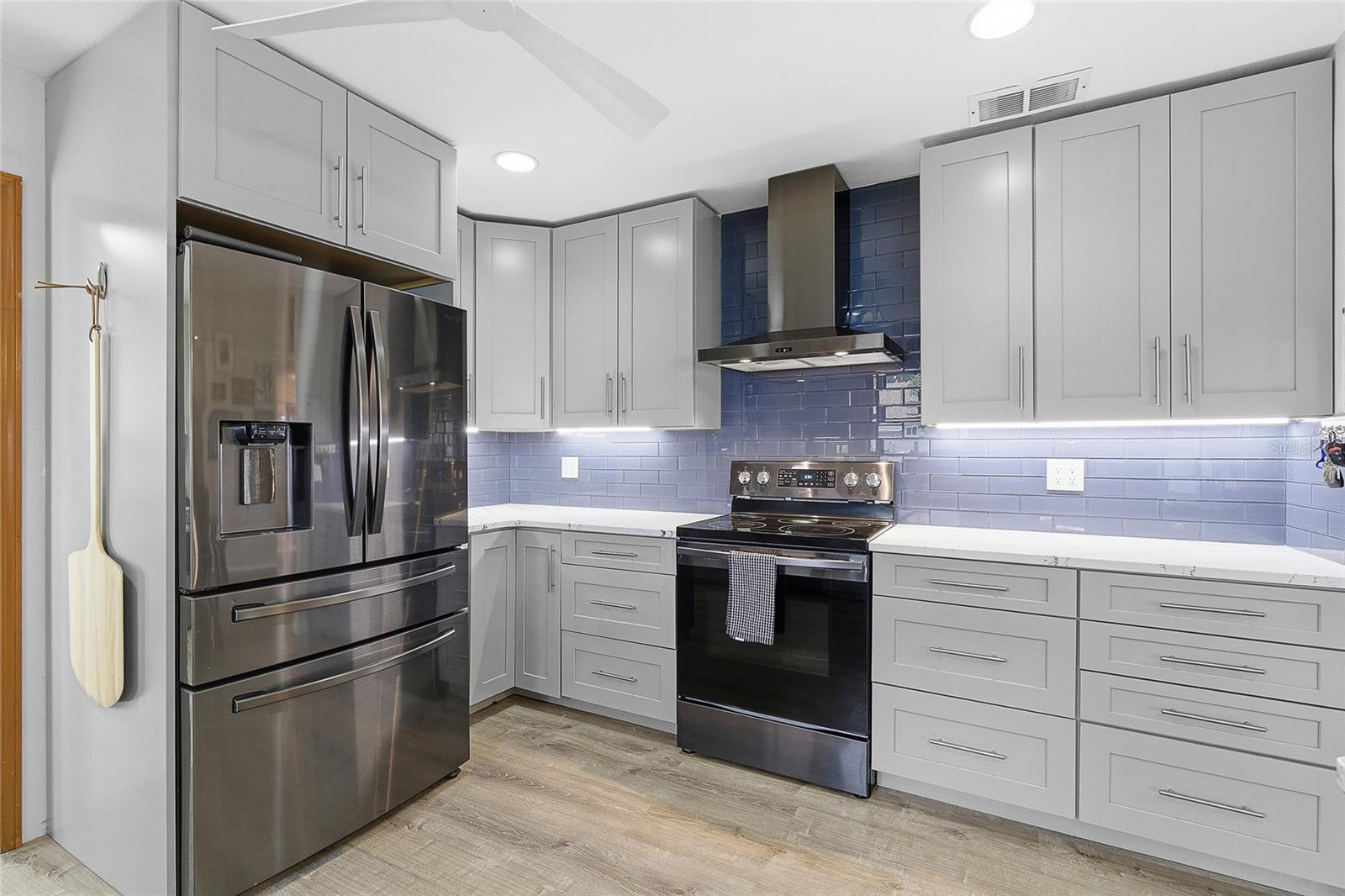 Image 17 of 40 For 2704 Sabal Palm Drive