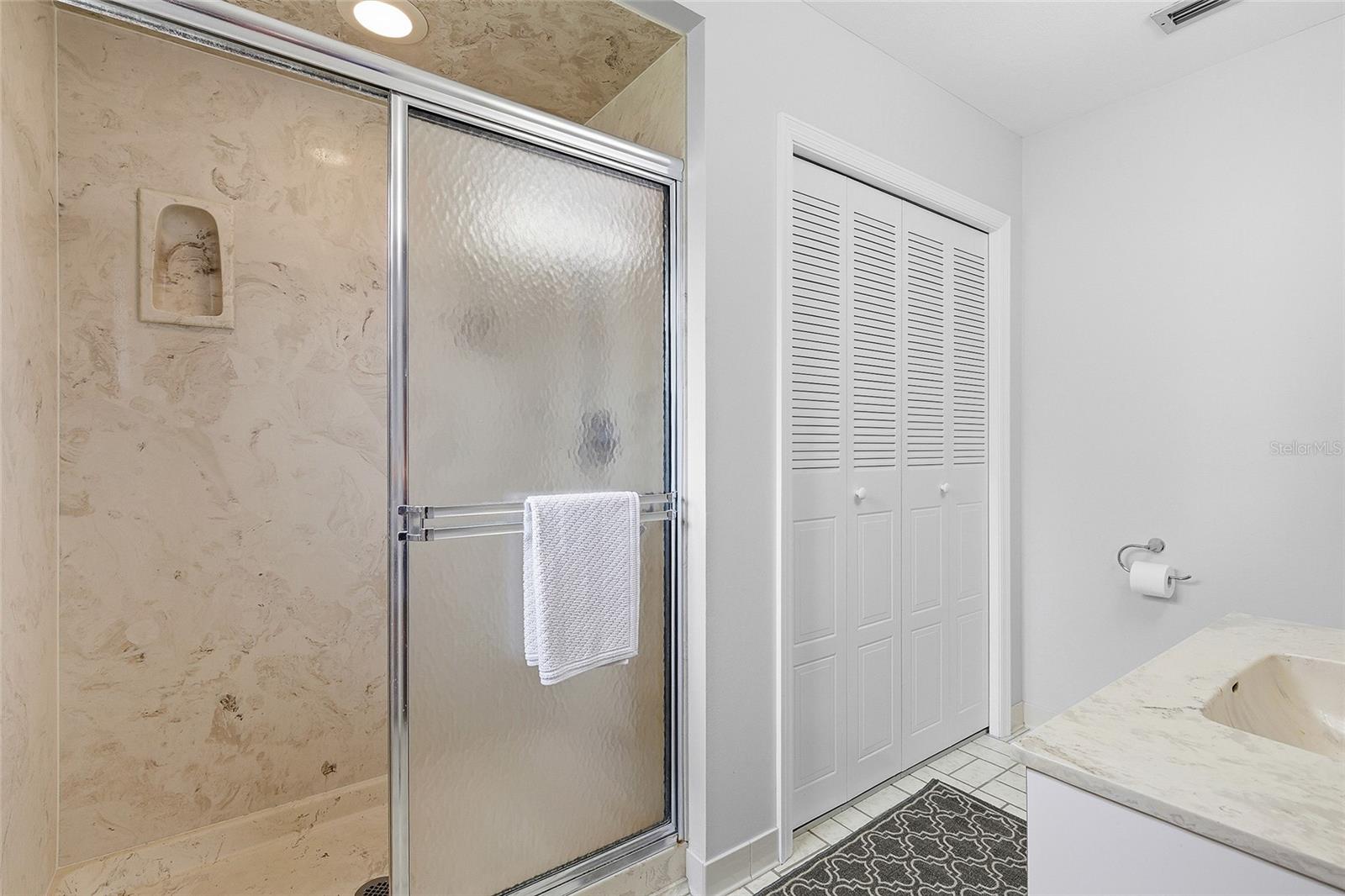 Image 22 of 40 For 2704 Sabal Palm Drive