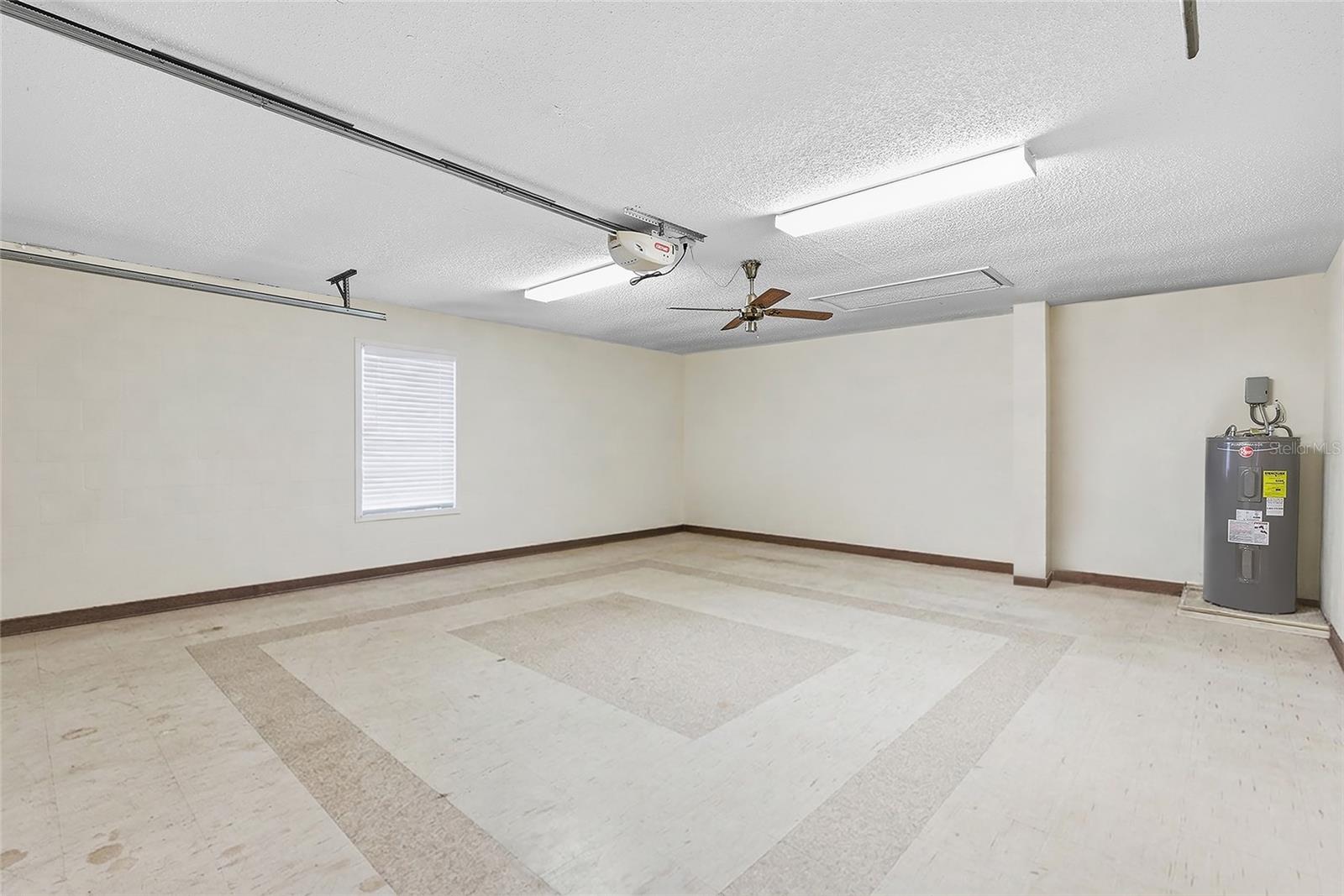 Image 30 of 40 For 2704 Sabal Palm Drive