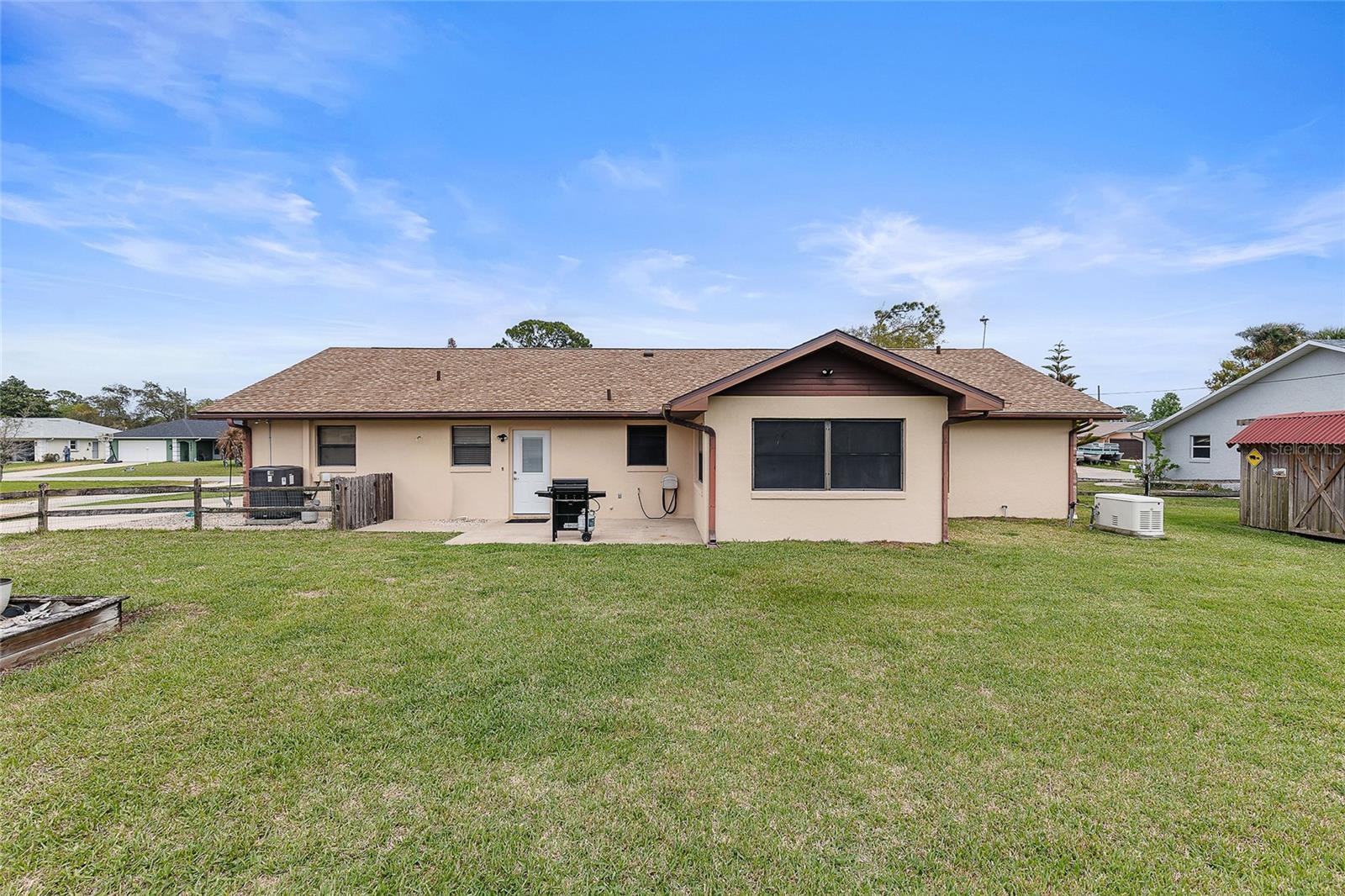 Image 33 of 40 For 2704 Sabal Palm Drive