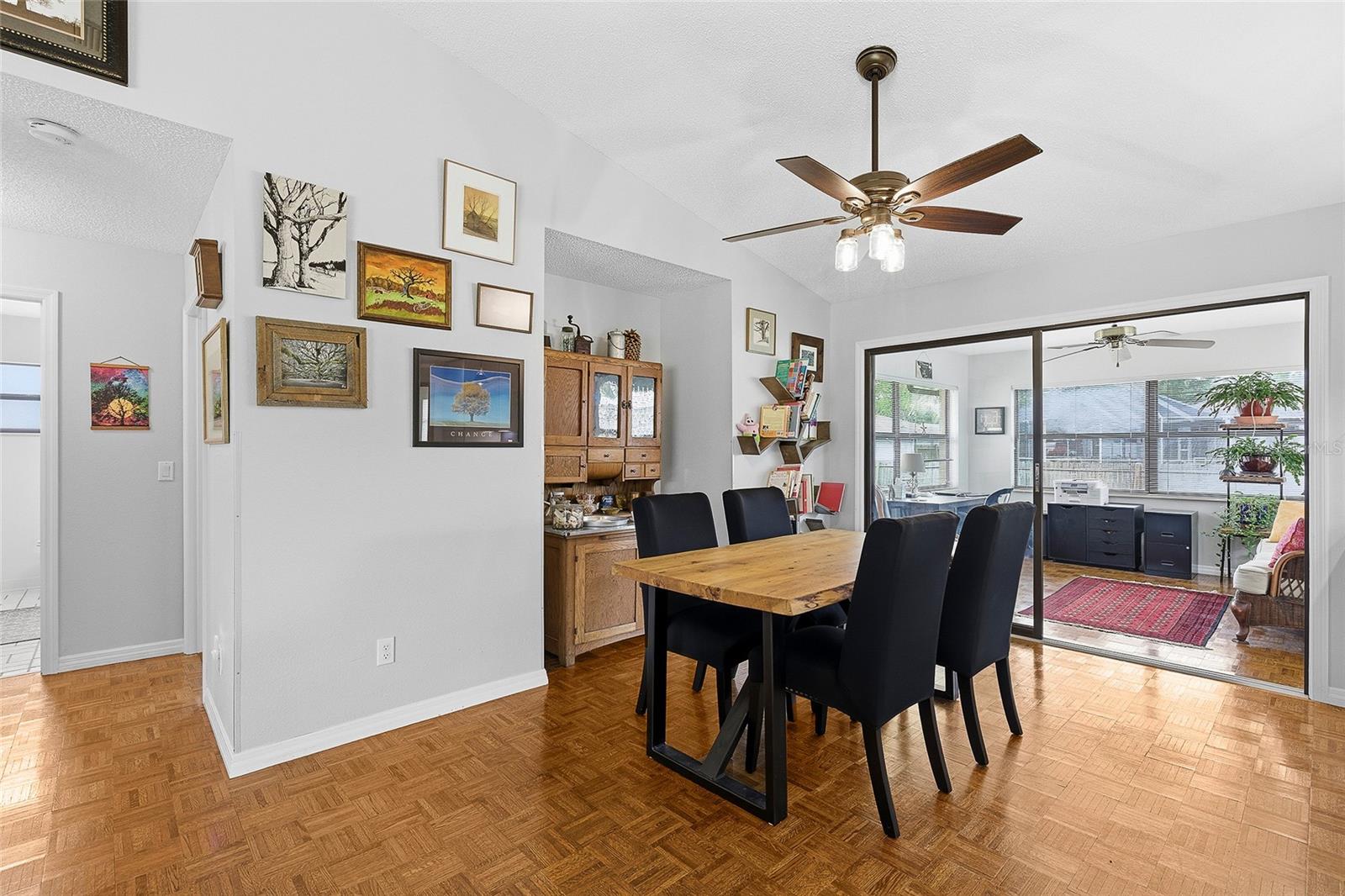 Image 8 of 40 For 2704 Sabal Palm Drive