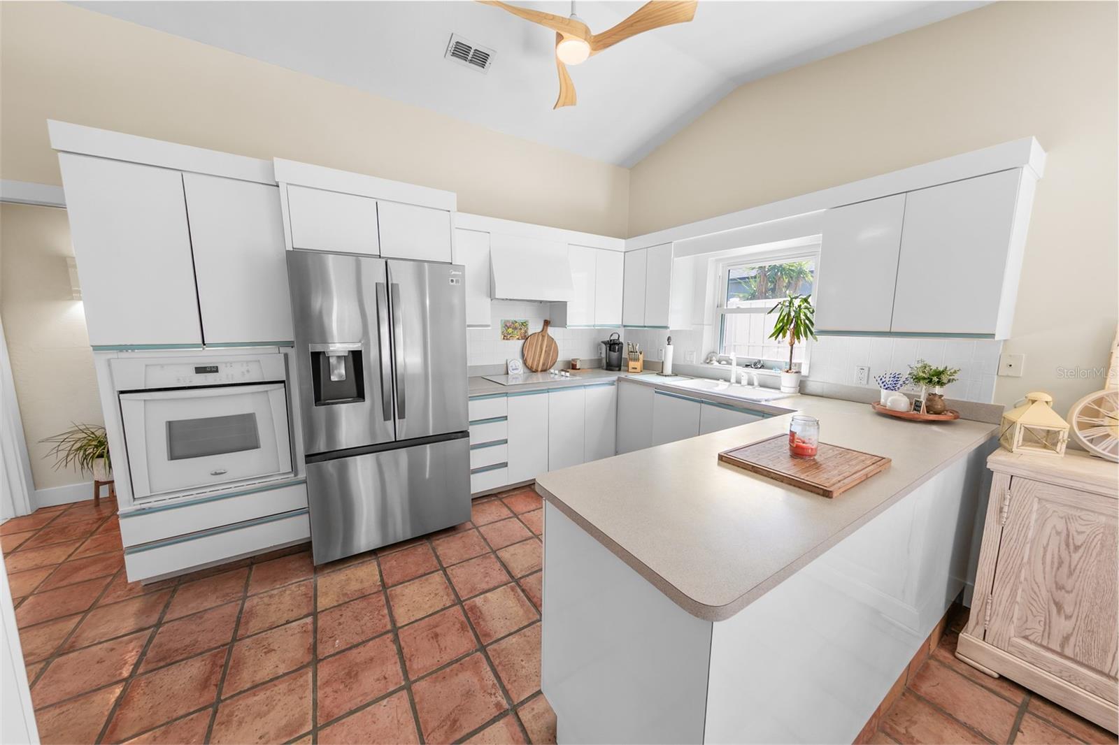 Image 12 of 37 For 4748 Riverglen Boulevard