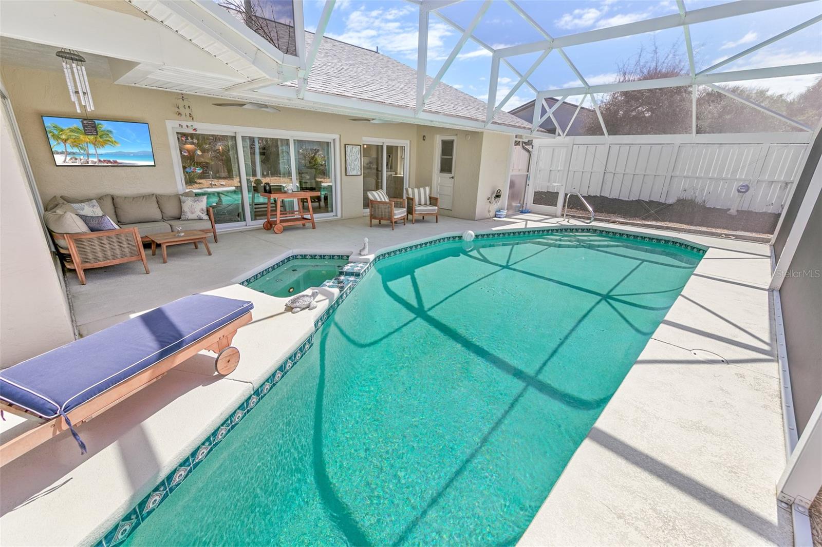 Image 16 of 37 For 4748 Riverglen Boulevard