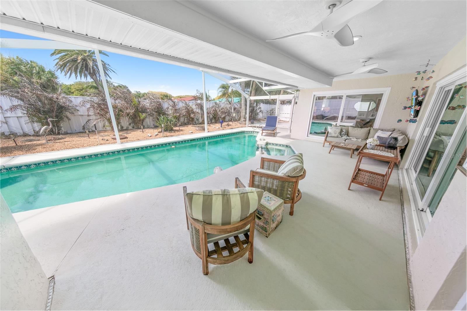 Image 25 of 37 For 4748 Riverglen Boulevard