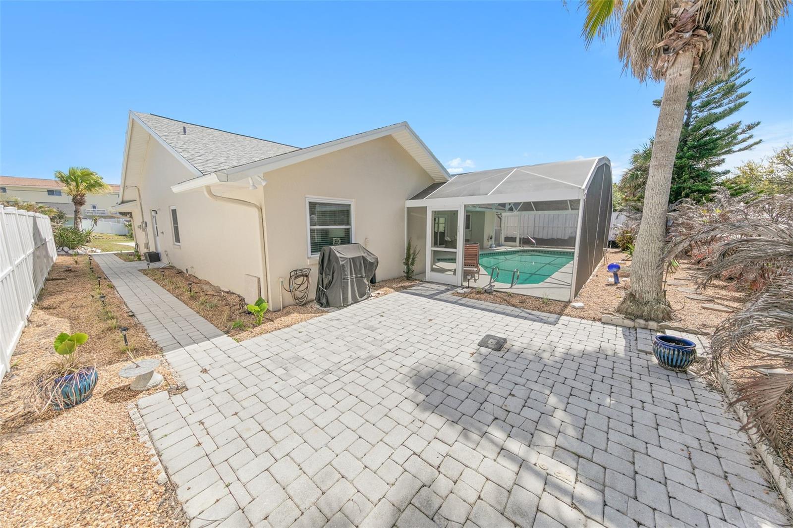 Image 33 of 37 For 4748 Riverglen Boulevard