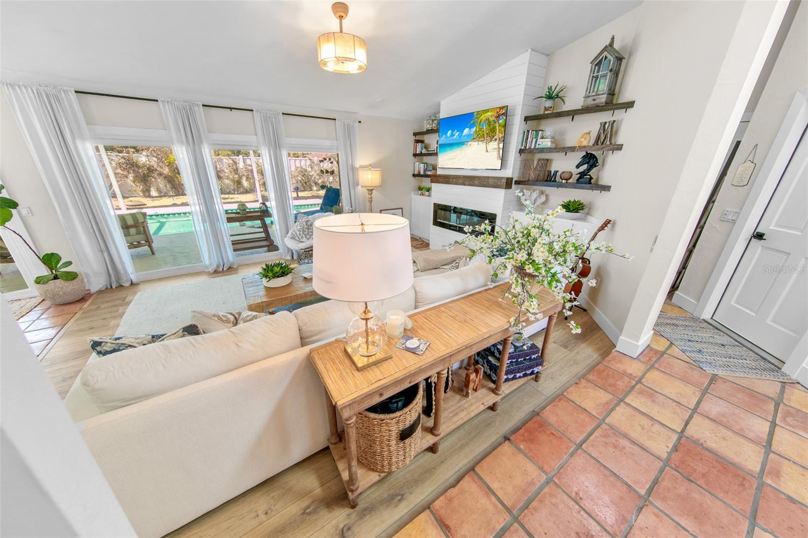 Image 4 of 37 For 4748 Riverglen Boulevard