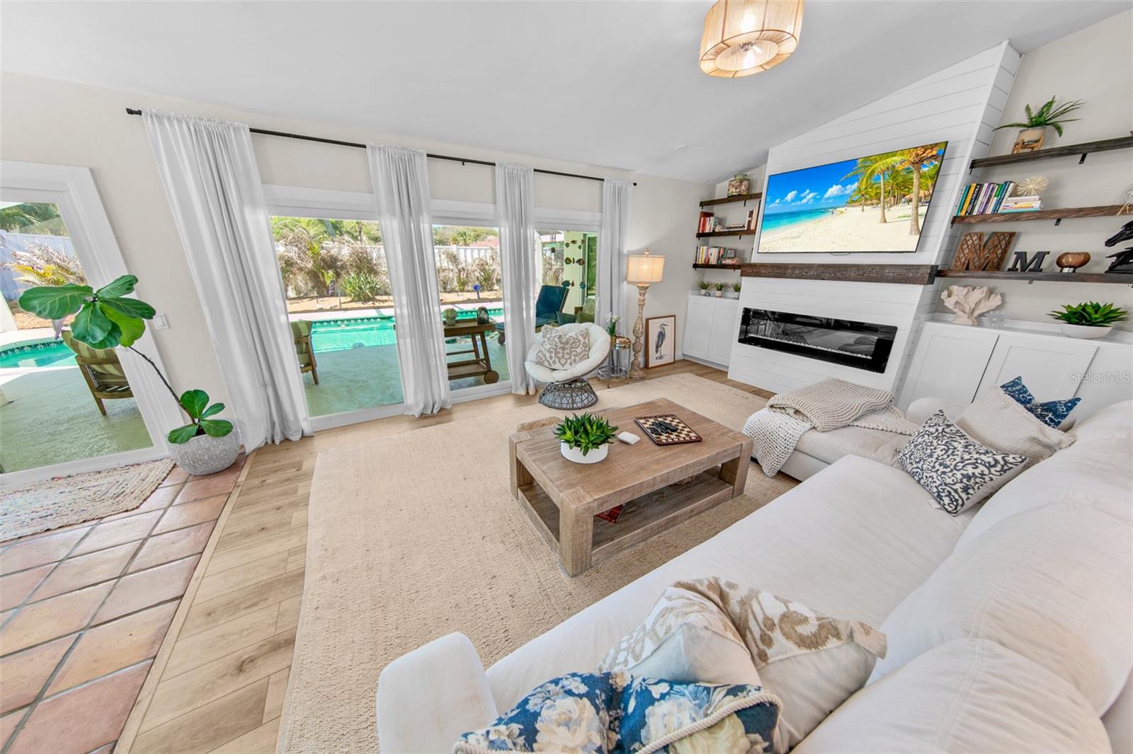 Image 8 of 37 For 4748 Riverglen Boulevard