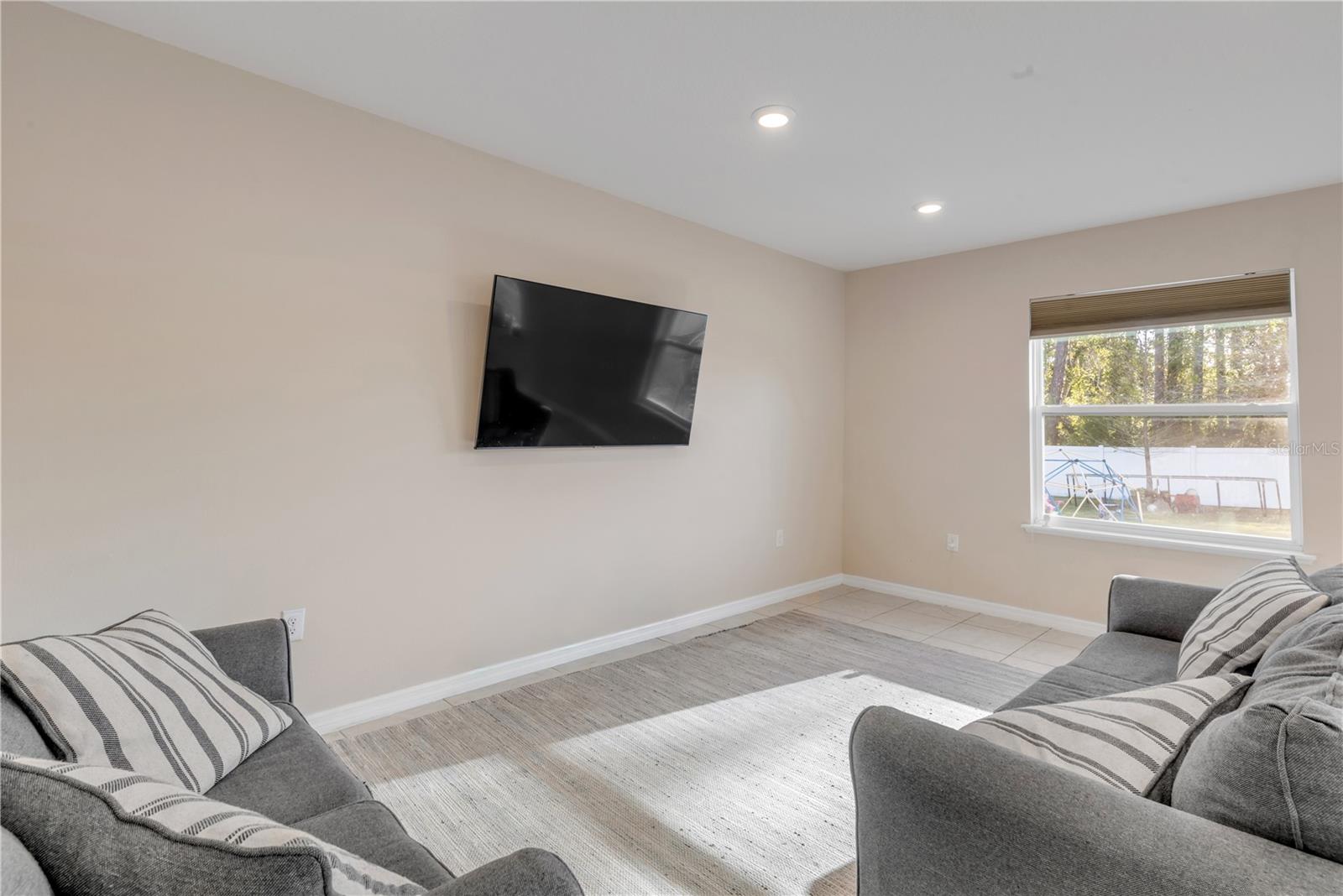 Image 14 of 55 For 2055 2nd Avenue