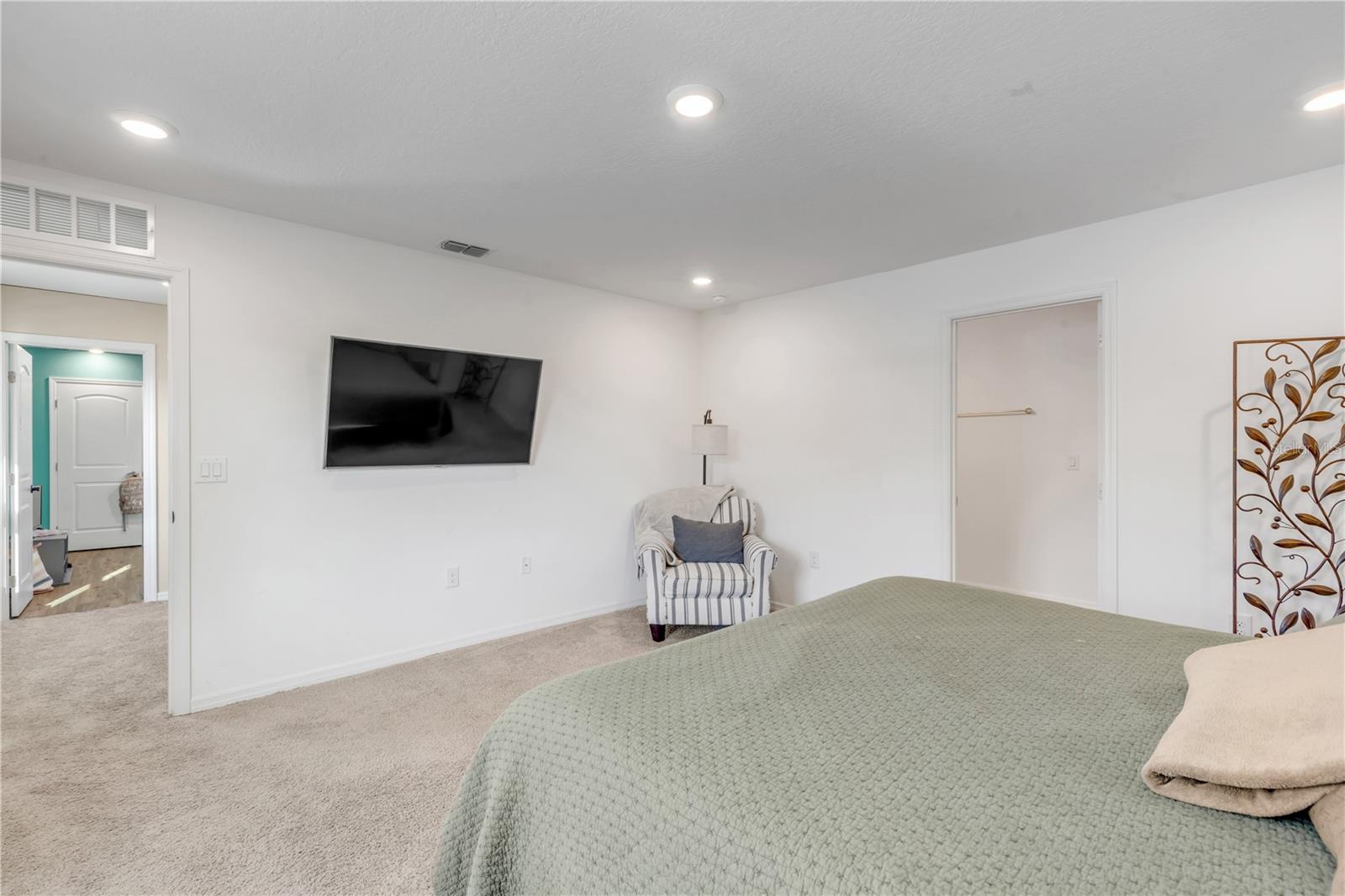 Image 34 of 55 For 2055 2nd Avenue