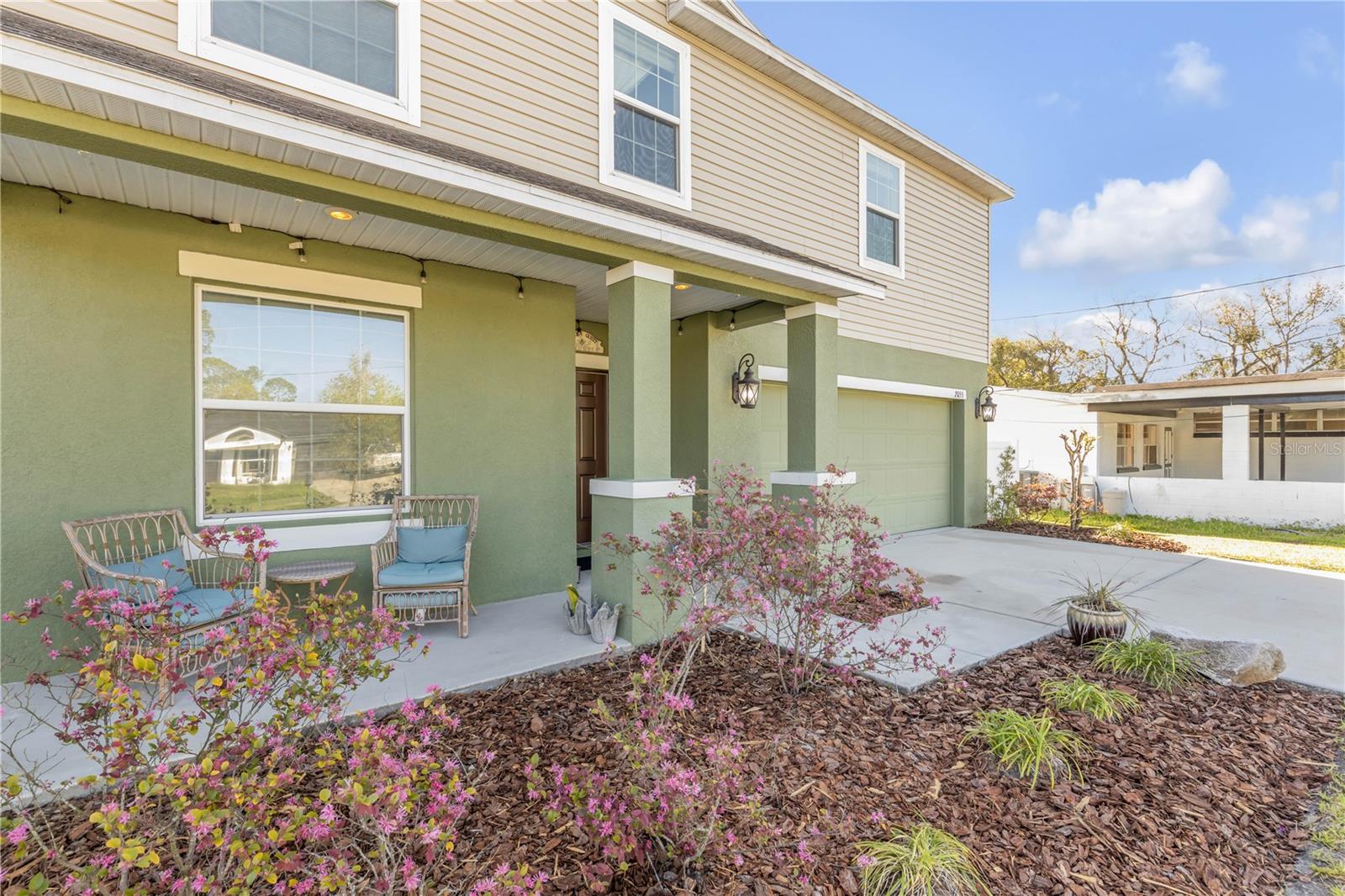 Image 5 of 55 For 2055 2nd Avenue