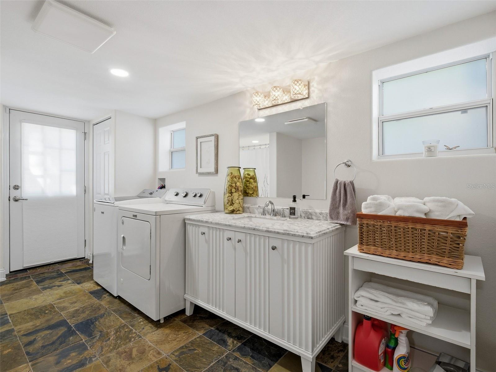 Image 25 of 51 For 428 Riverside Drive