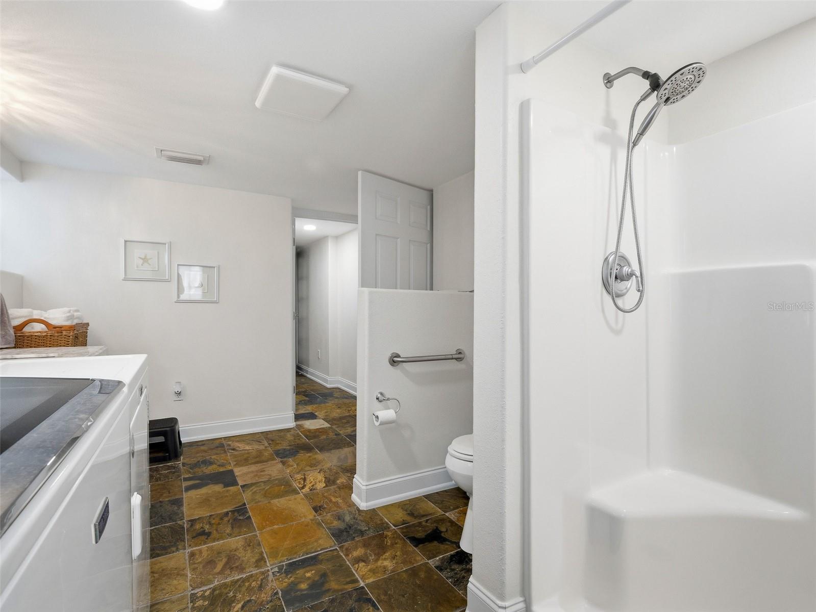 Image 26 of 51 For 428 Riverside Drive