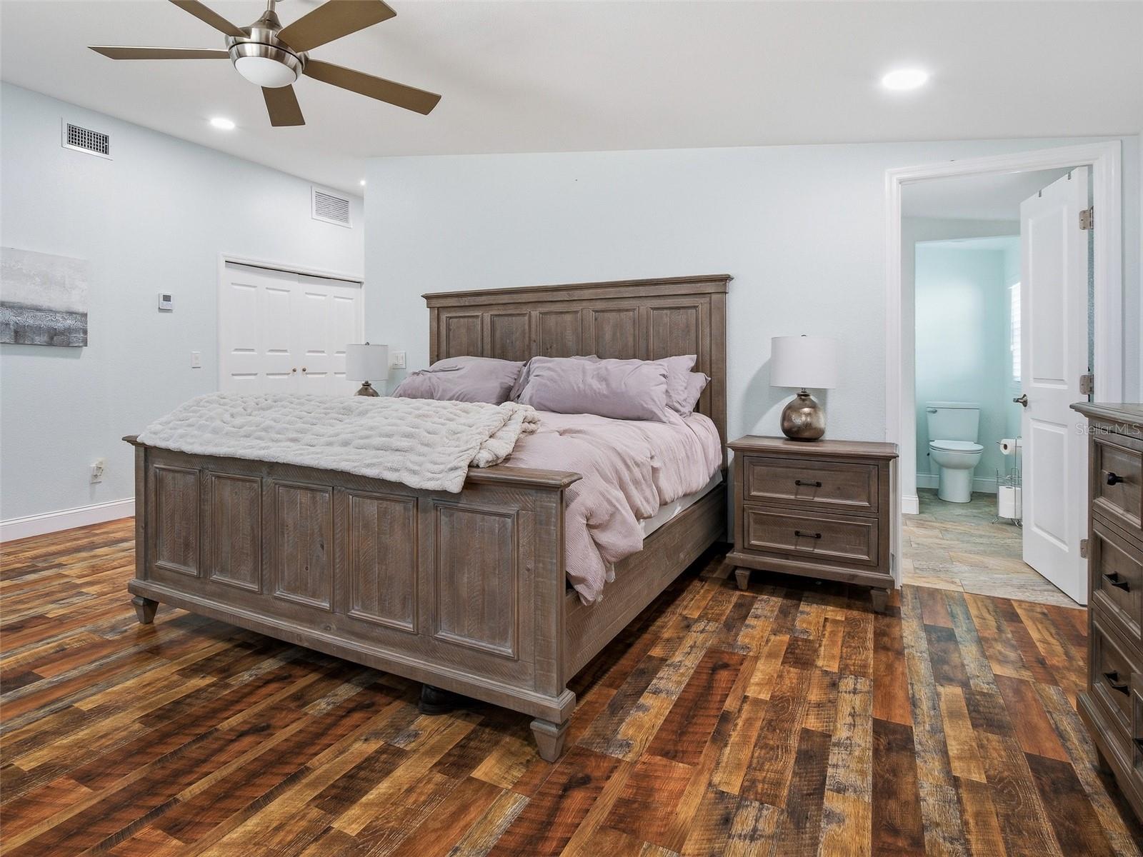 Image 32 of 51 For 428 Riverside Drive