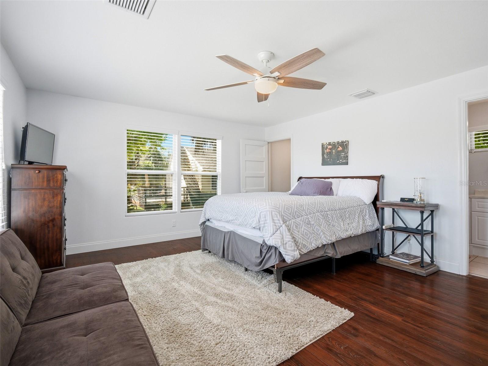 Image 37 of 51 For 428 Riverside Drive