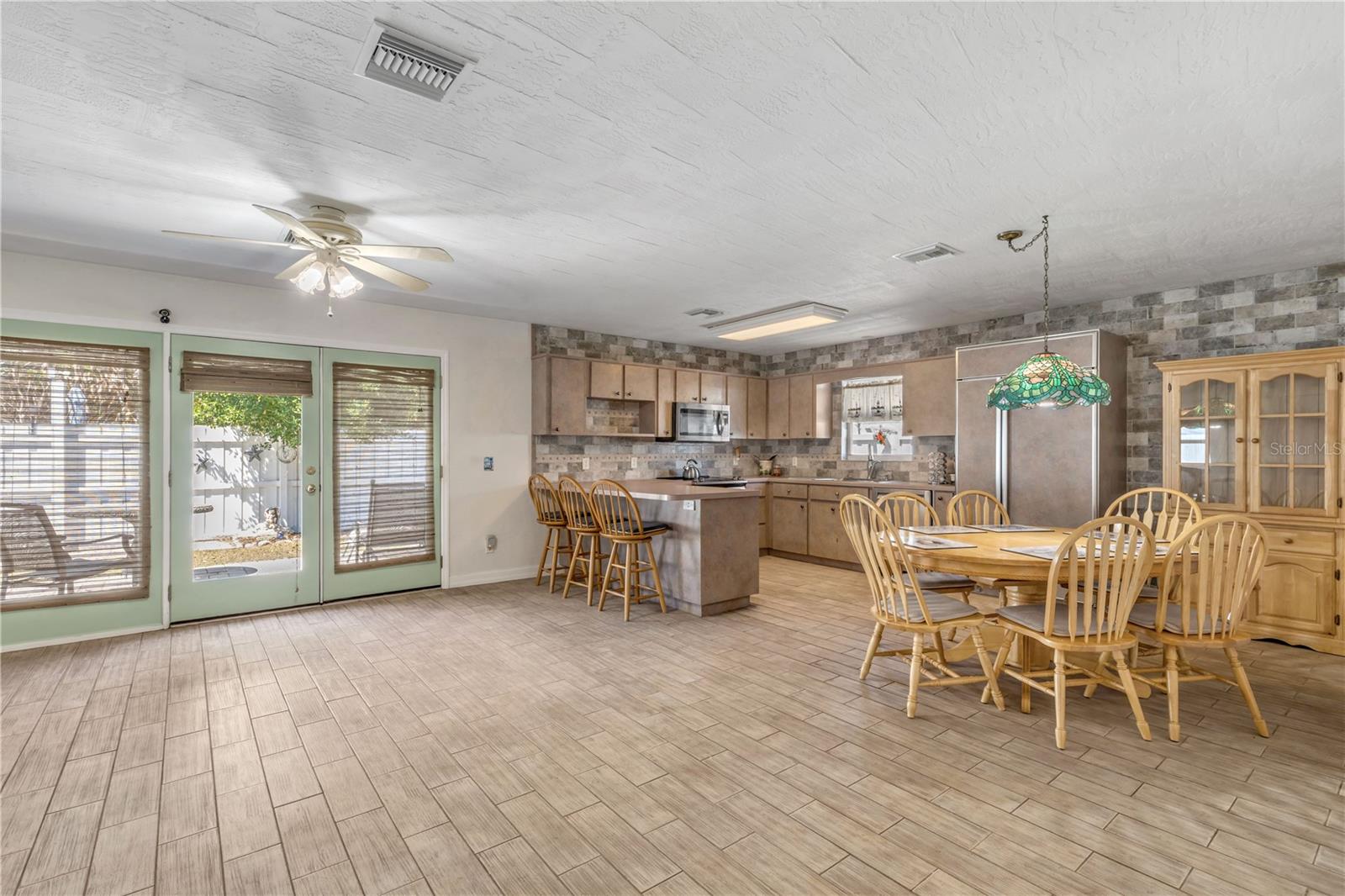 Image 11 of 64 For 1416 Southard Avenue