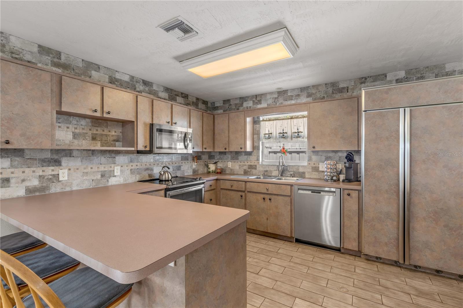 Image 13 of 64 For 1416 Southard Avenue