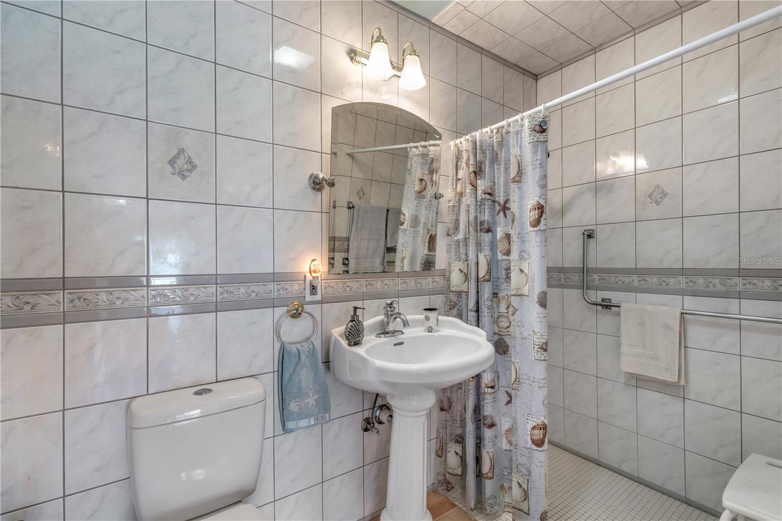 Image 26 of 64 For 1416 Southard Avenue