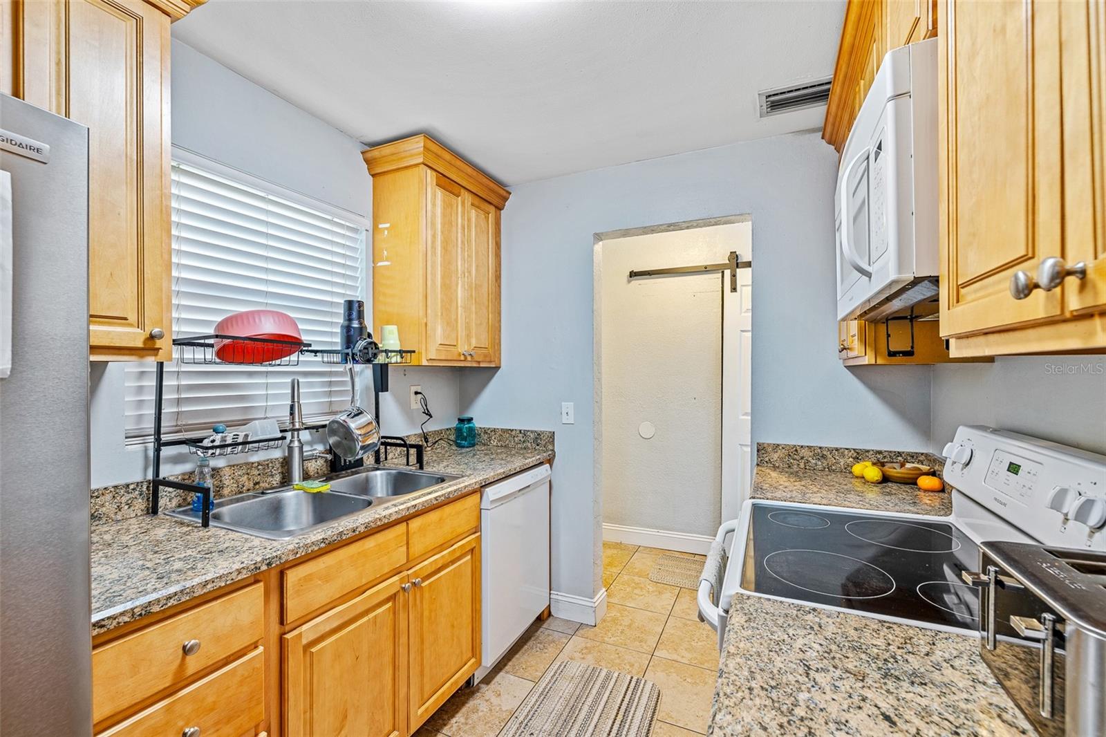 Image 4 of 21 For 2821 Oak Lea Drive